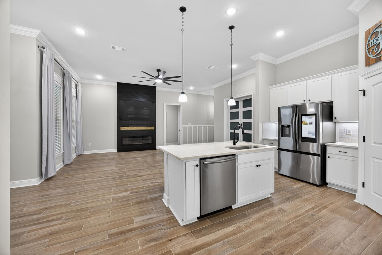 HAMMOCK BAY - STARBURST - Residential