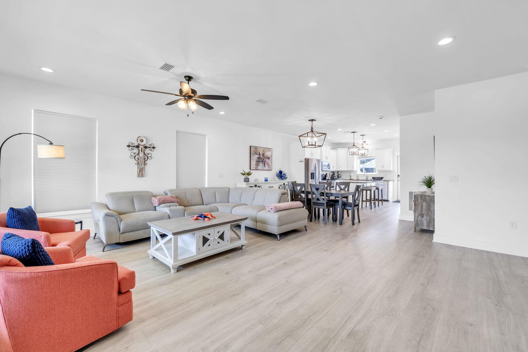 HOLIDAY BEACH - Residential