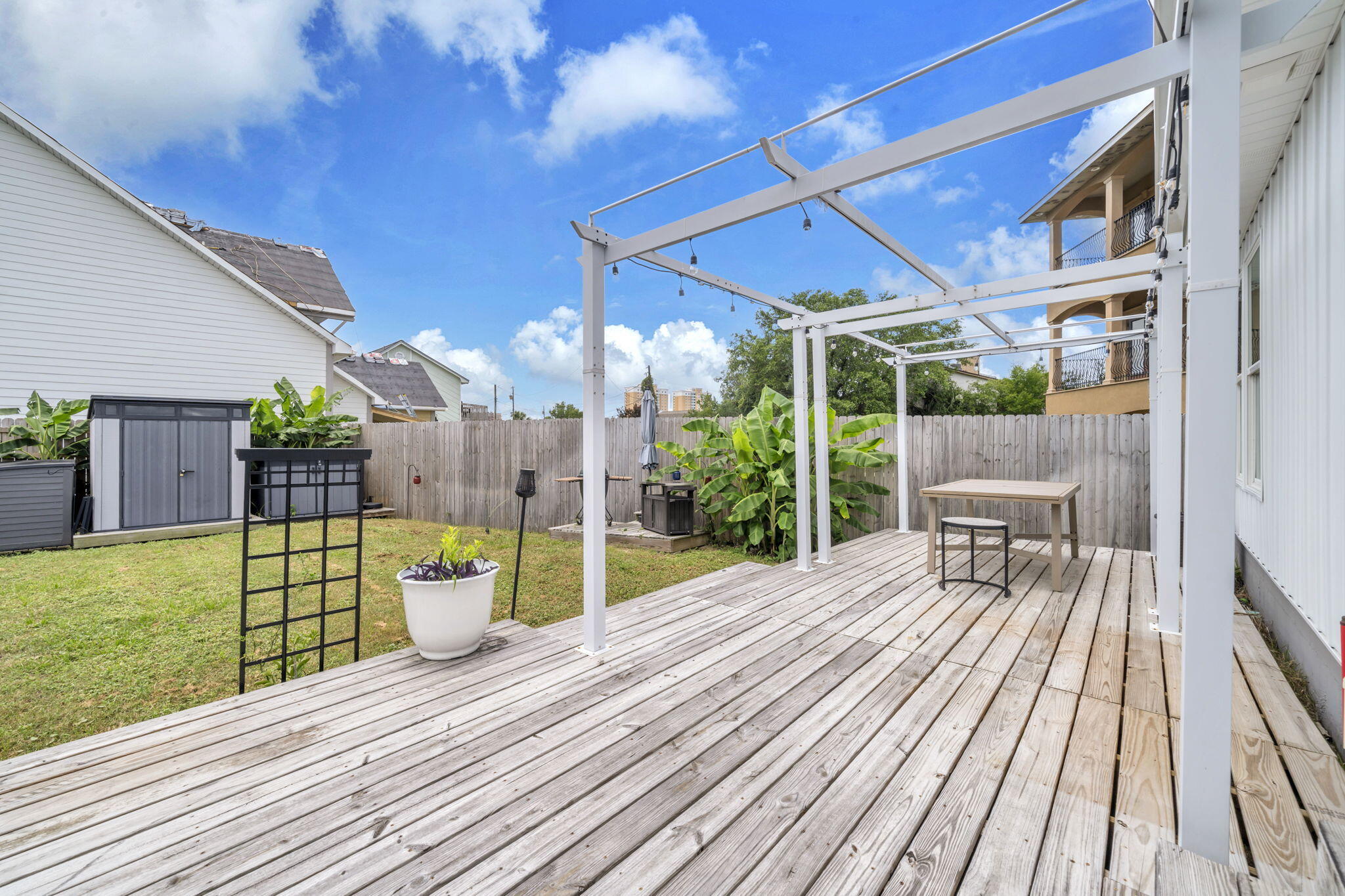 HOLIDAY BEACH - Residential