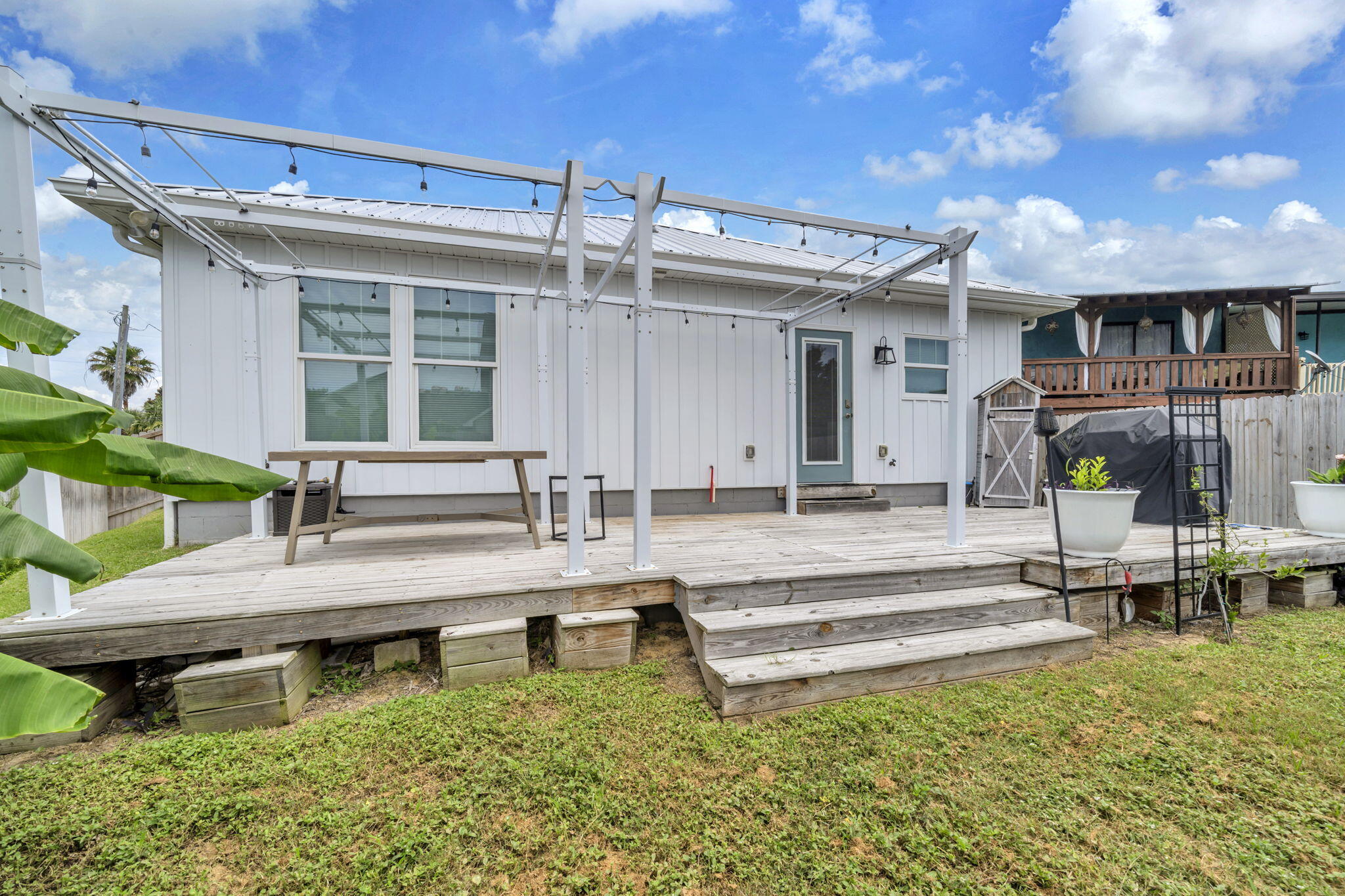 HOLIDAY BEACH - Residential