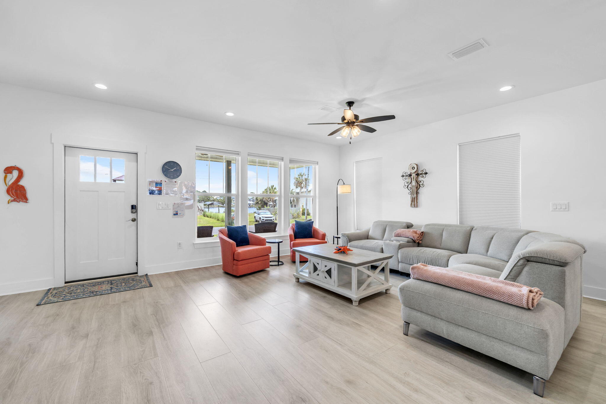 HOLIDAY BEACH - Residential