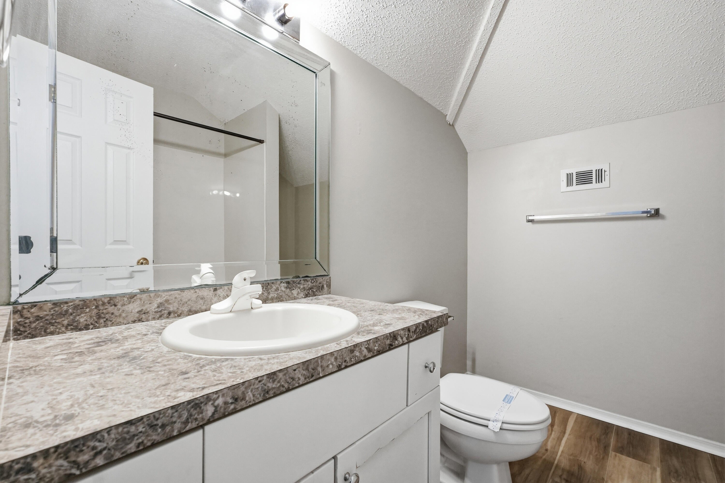 PARKWOOD COVE AT BLUEWATER BAY - Residential