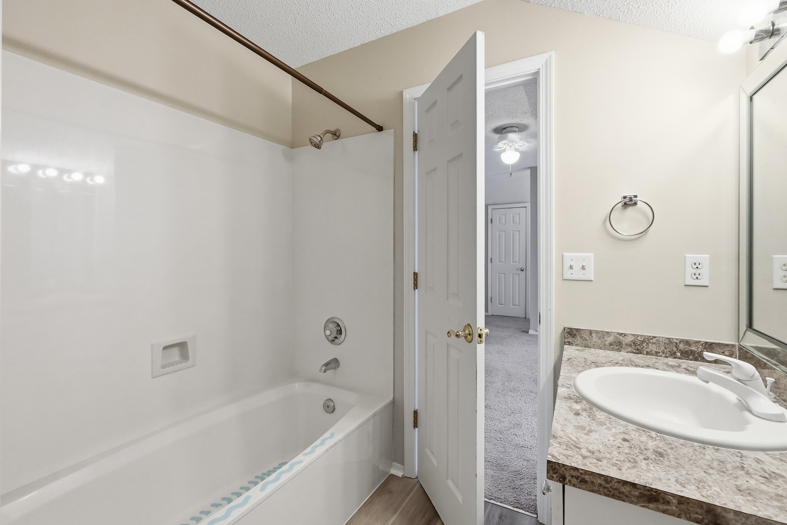 PARKWOOD COVE AT BLUEWATER BAY - Residential