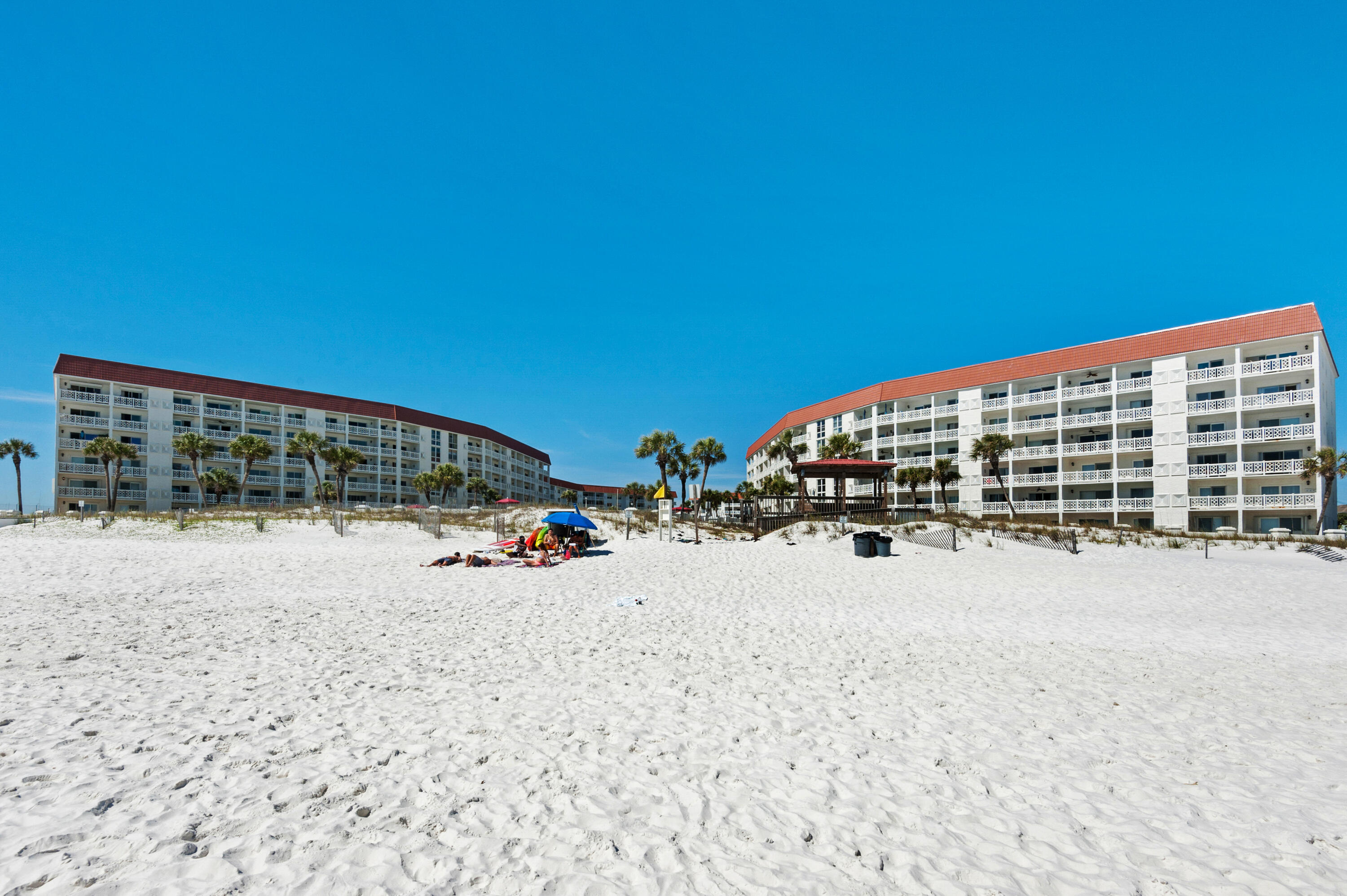 EL MATADOR CONDO - Residential