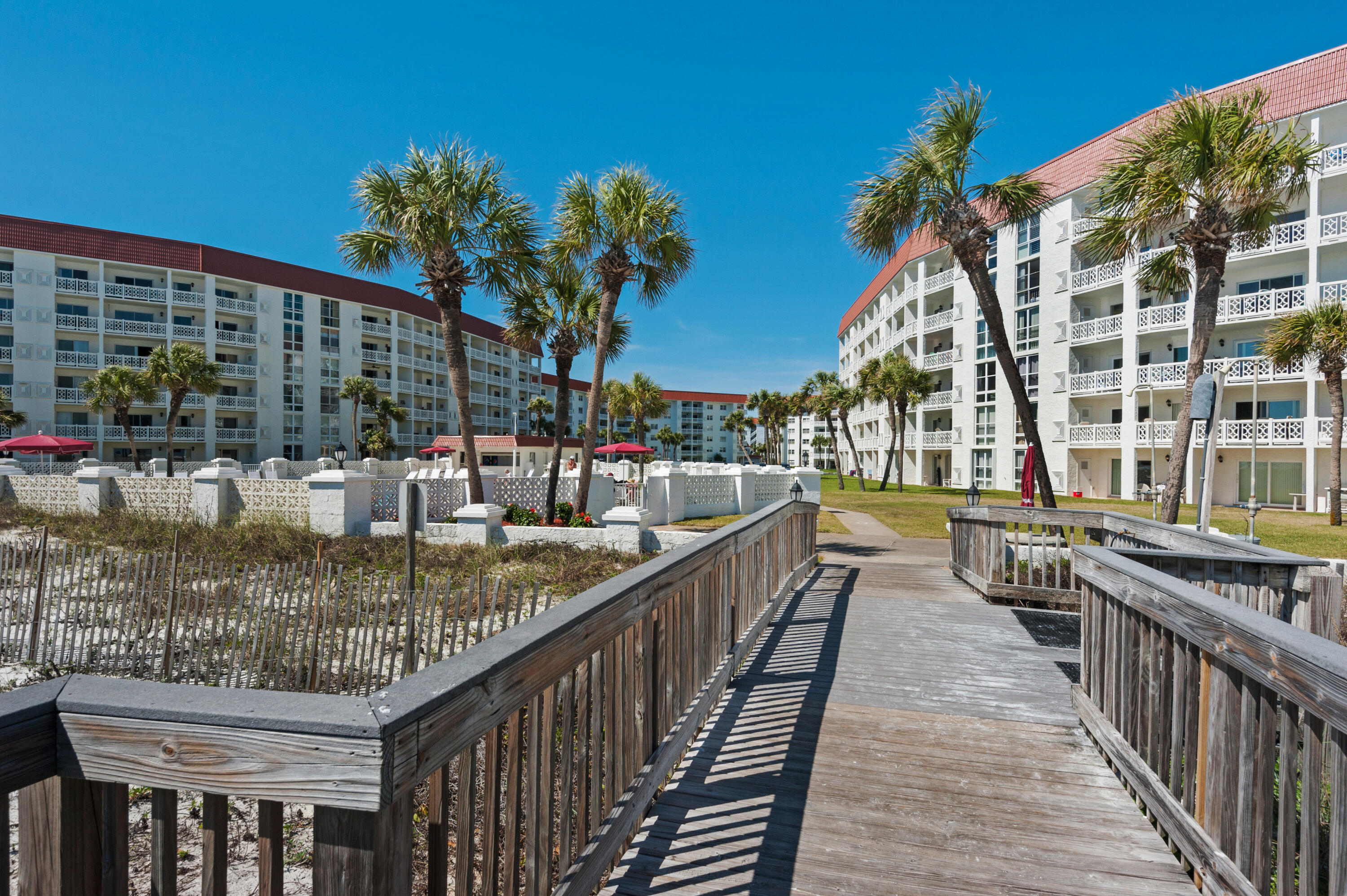 EL MATADOR CONDO - Residential