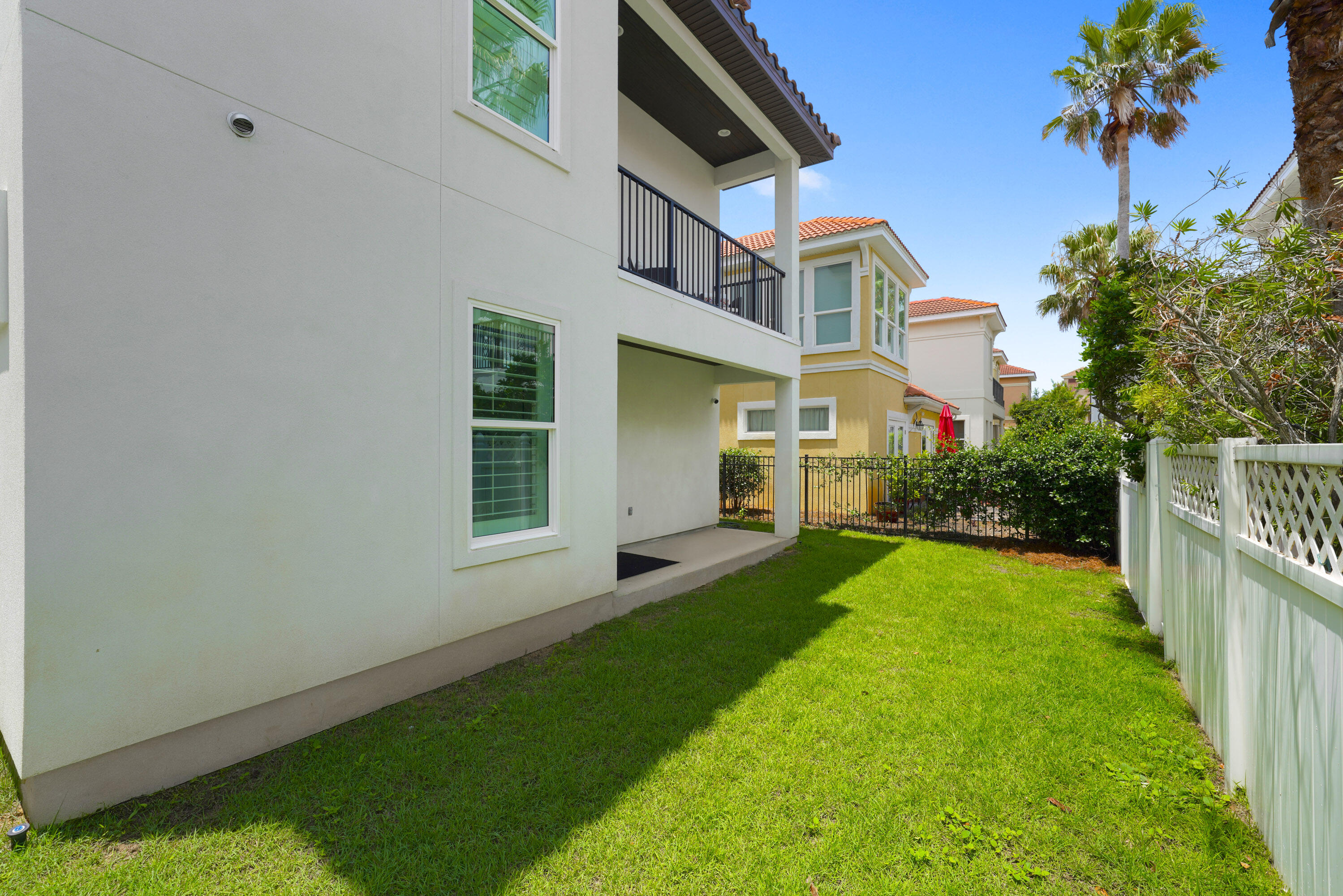 CALUSA BAY S/D - Residential Lease