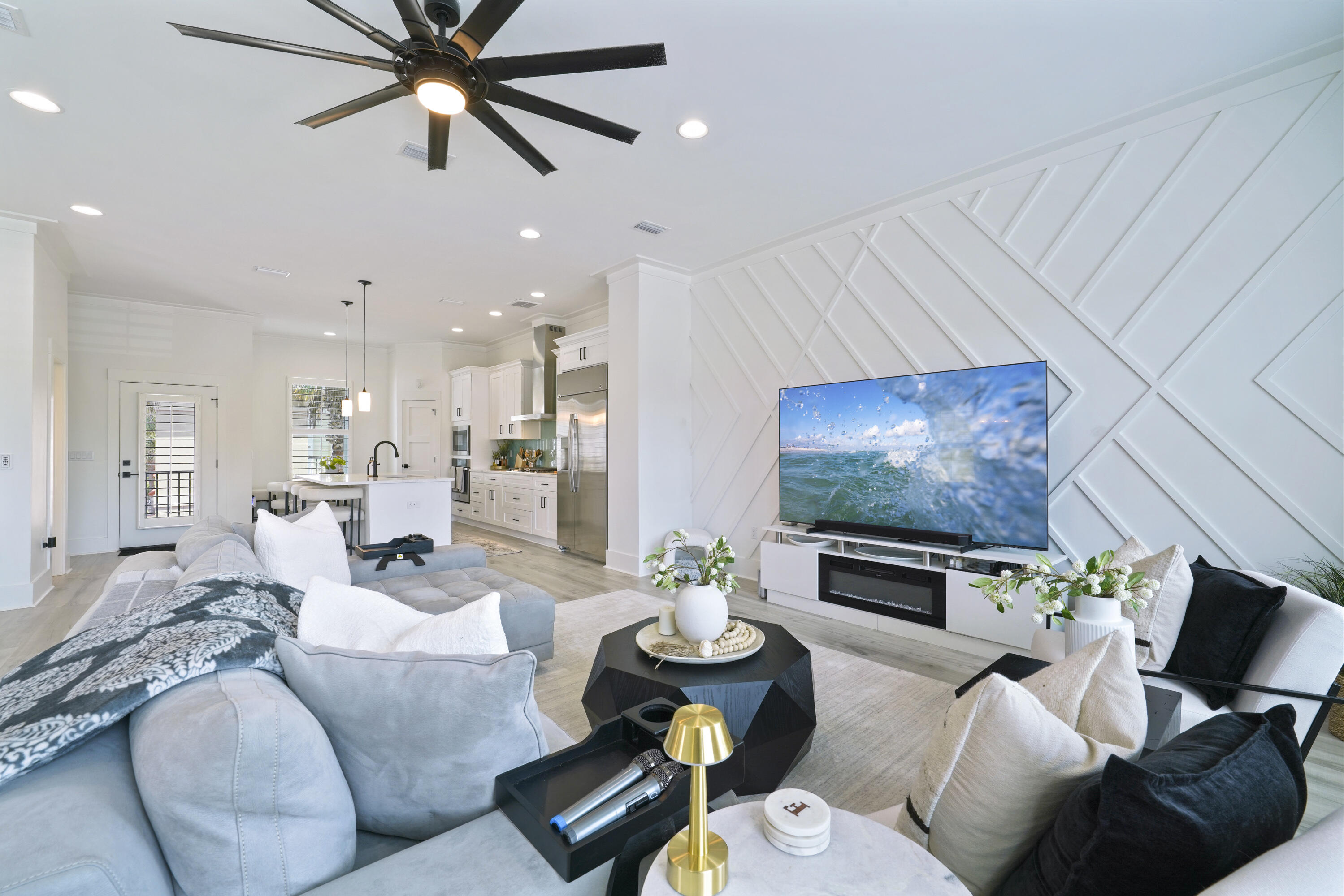 CALUSA BAY S/D - Residential Lease