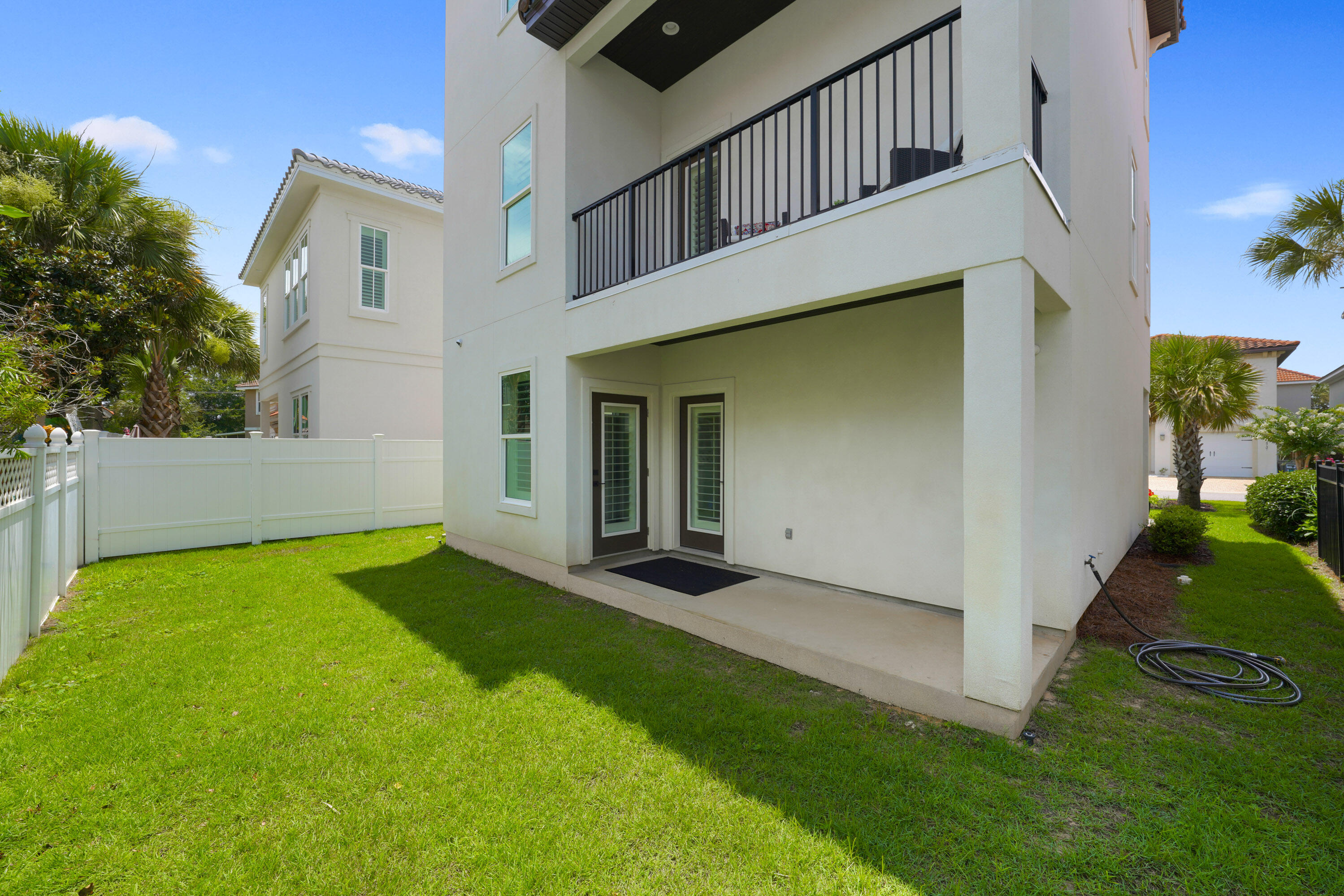 CALUSA BAY S/D - Residential Lease