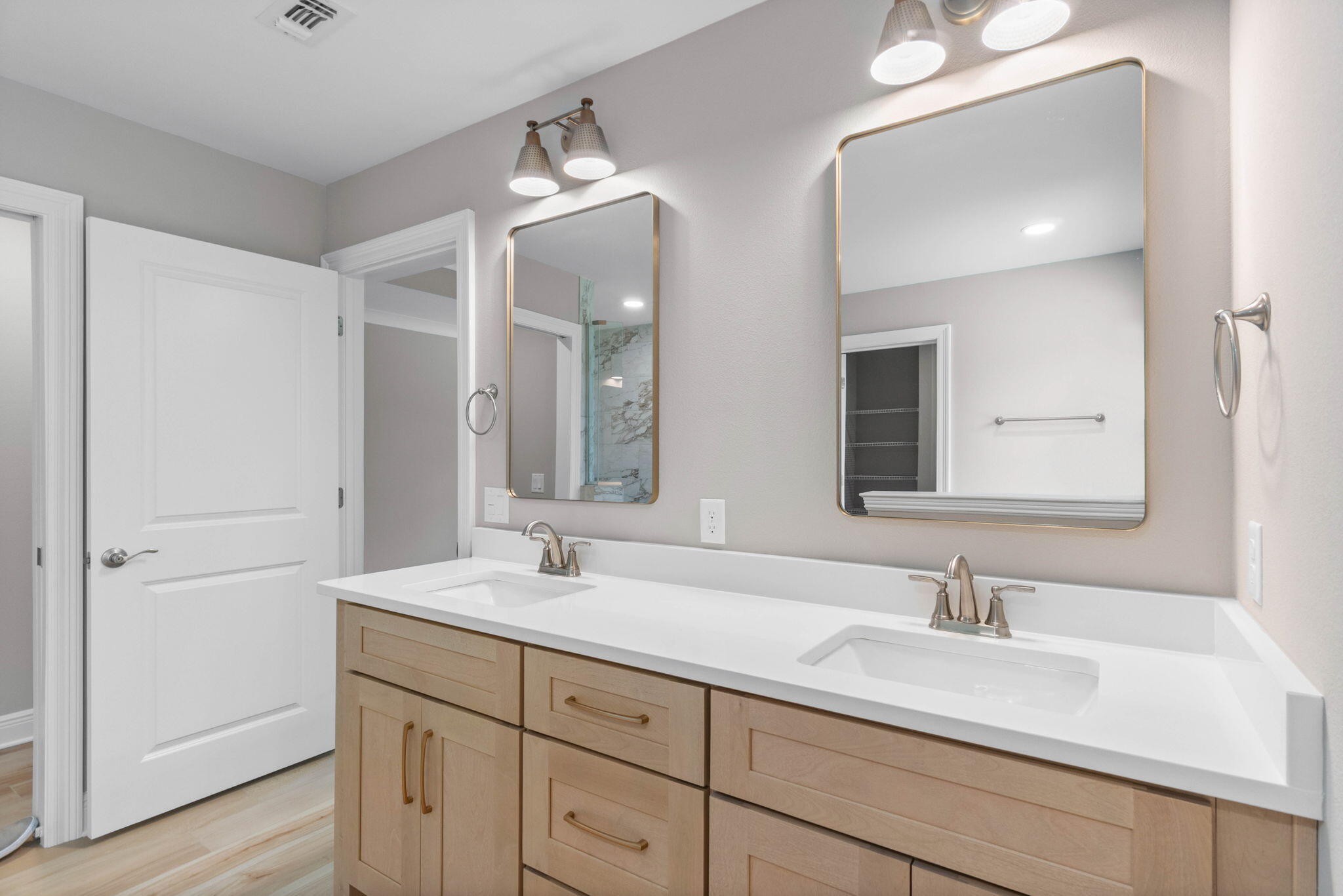 HOLLEY BY THE SEA - Residential