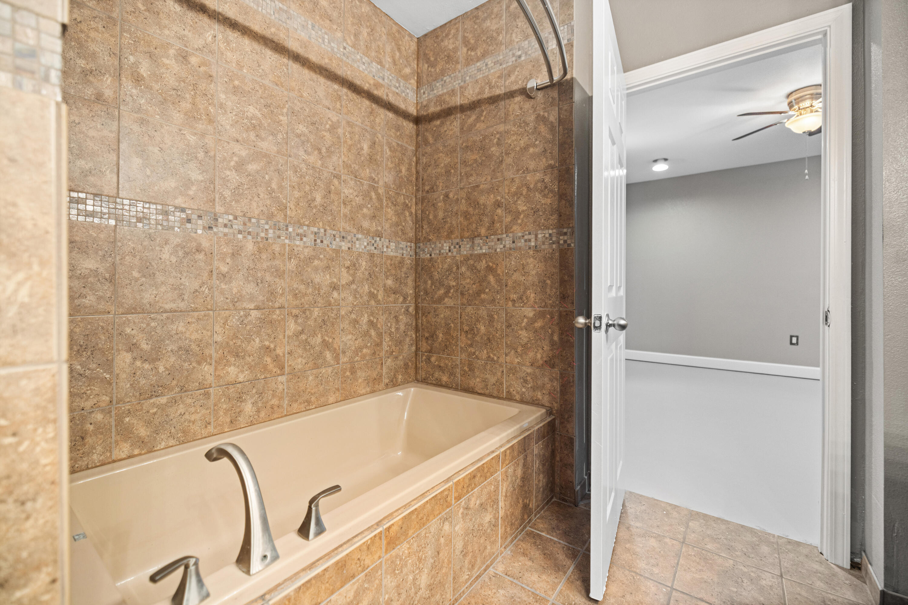 FLORIDA HEIGHTS - Residential
