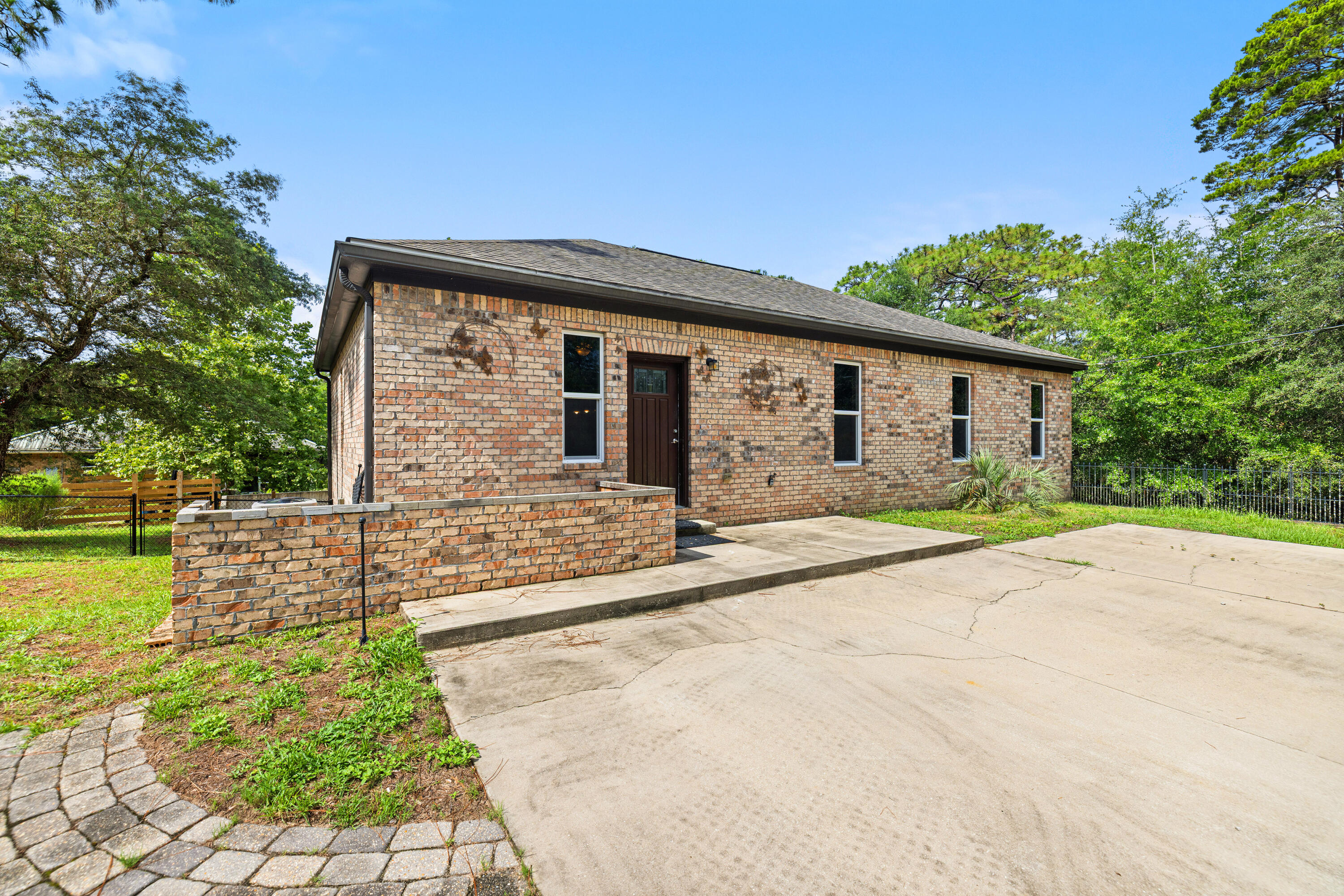 FLORIDA HEIGHTS - Residential