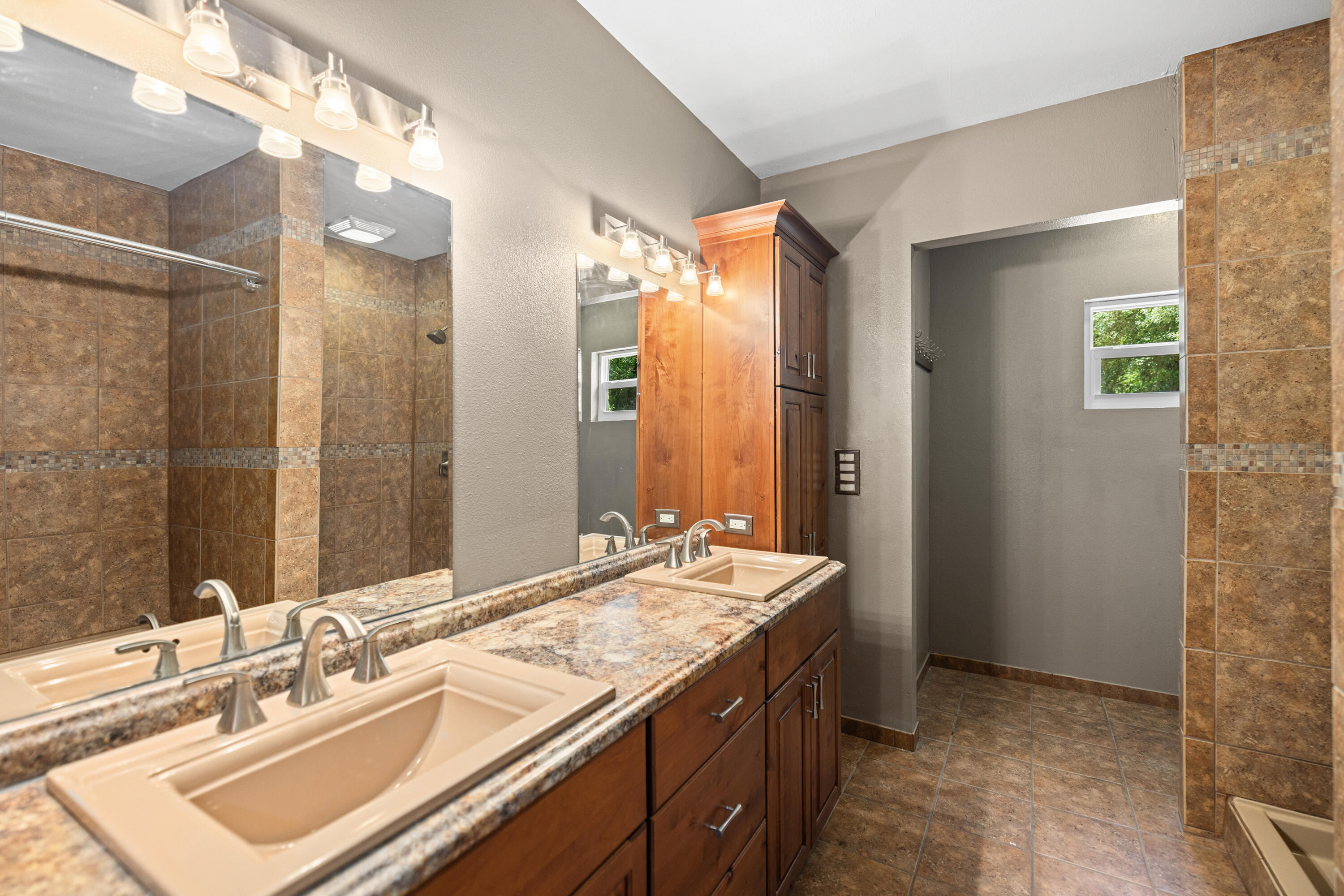 FLORIDA HEIGHTS - Residential