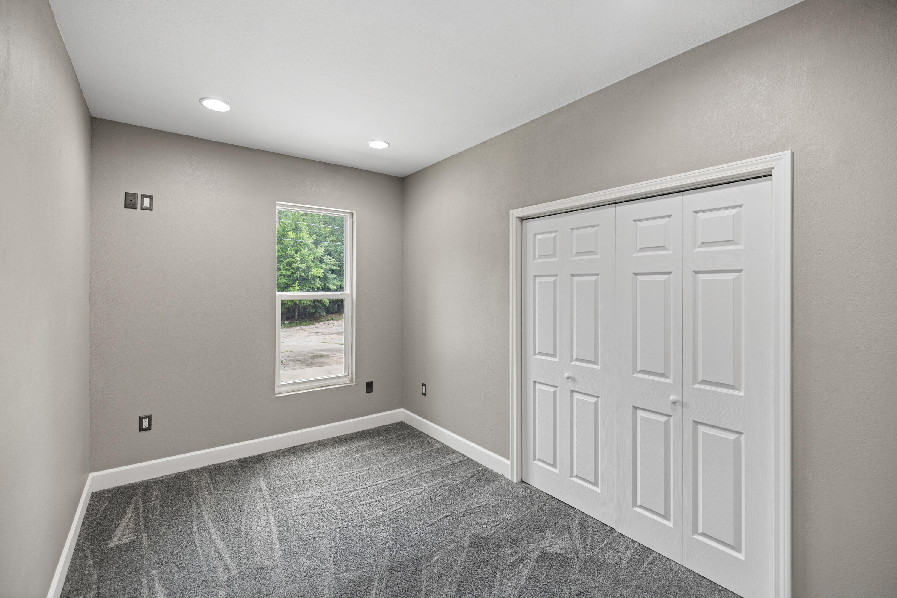 FLORIDA HEIGHTS - Residential