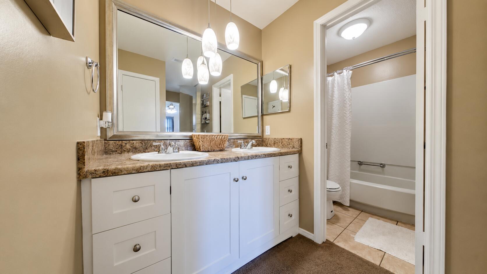 GOLF CLUB CONDO THE - Residential