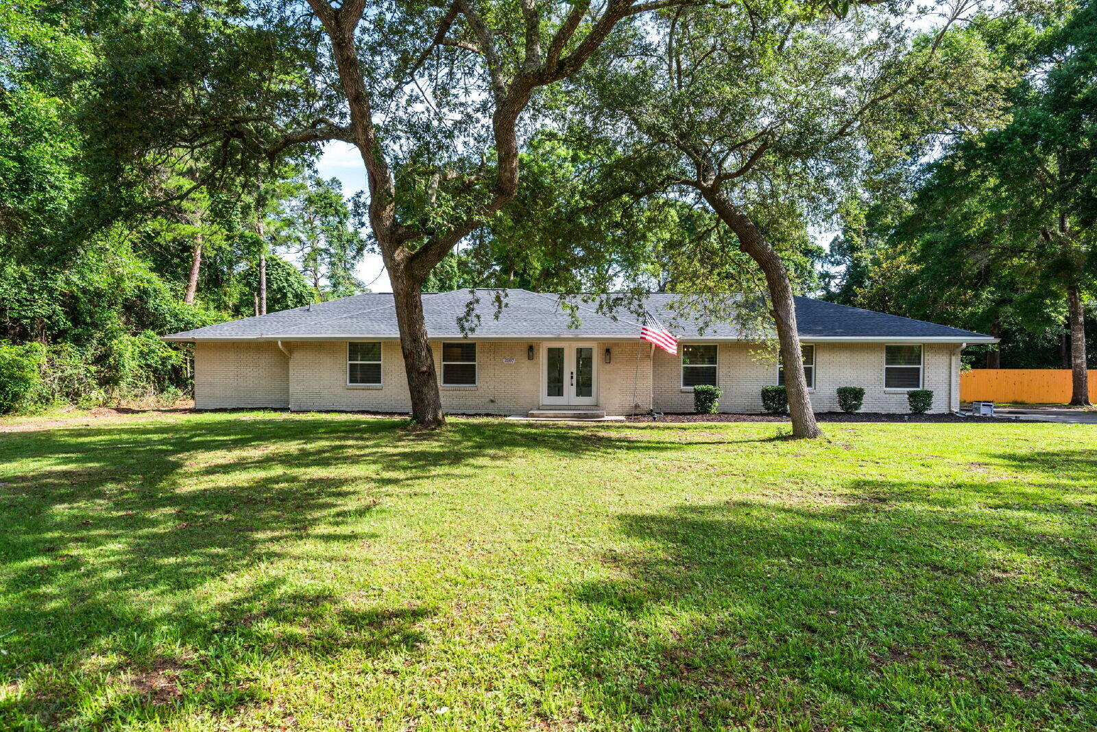 ROCKY BAYOU EST 4TH LOT 4 BLK A - Residential Lease