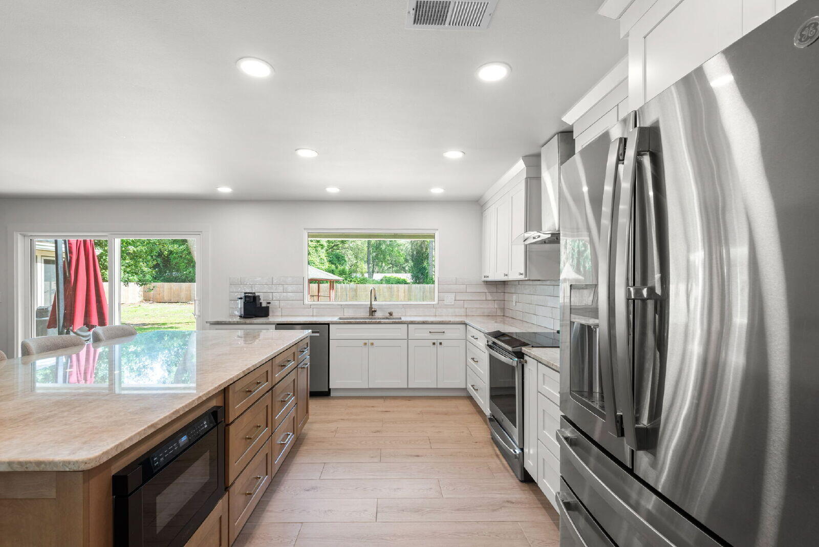 ROCKY BAYOU EST 4TH LOT 4 BLK A - Residential Lease
