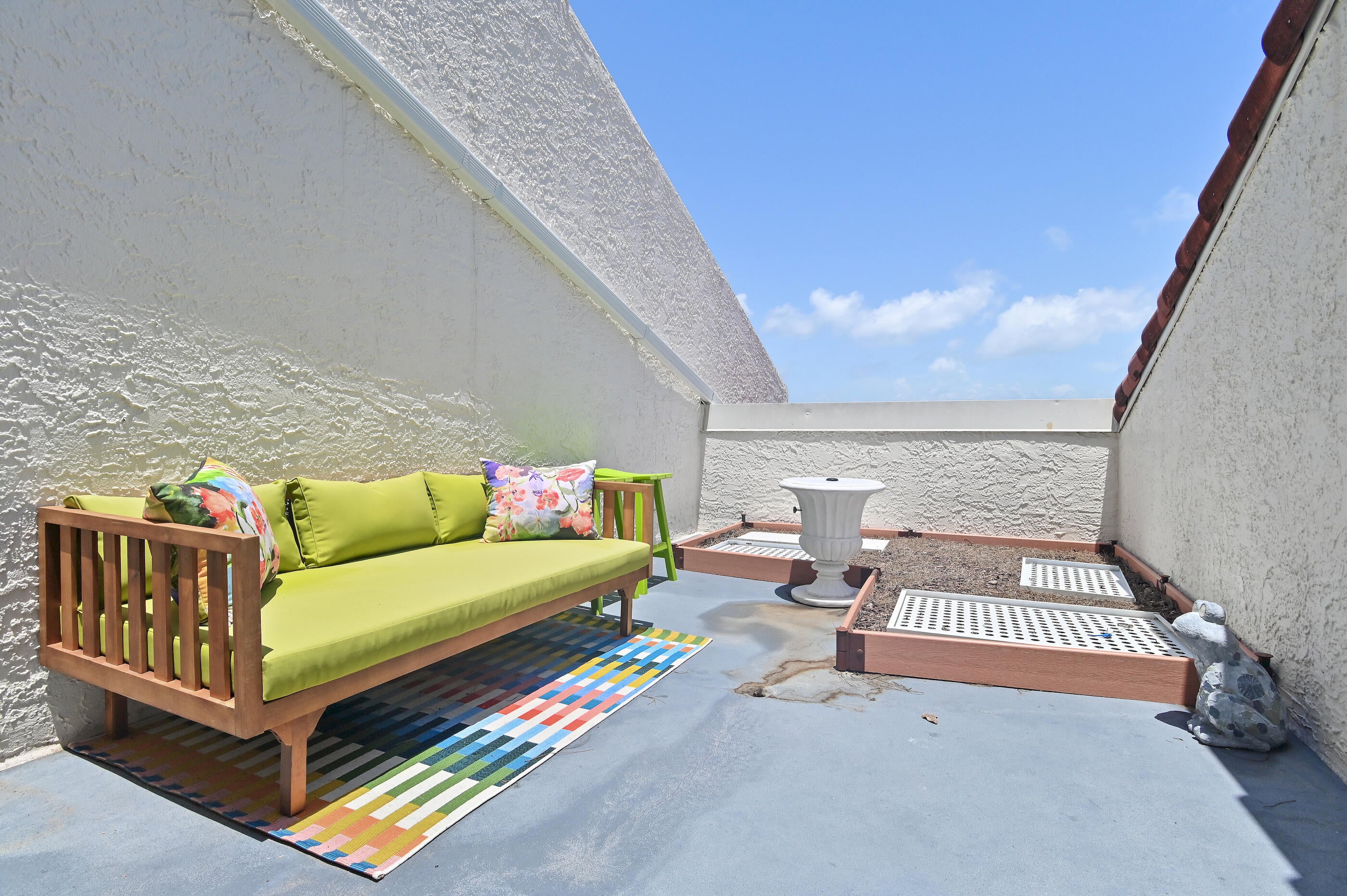 SEAFARER CONDO - Residential