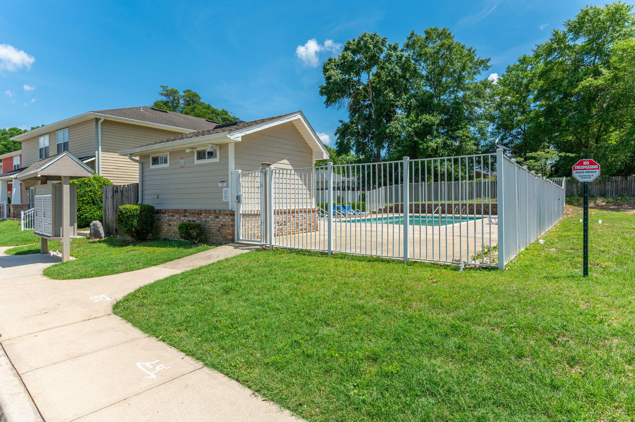 ARBOR LAKE - Residential