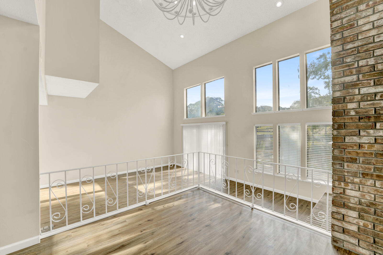 LE CHATEAU - Residential