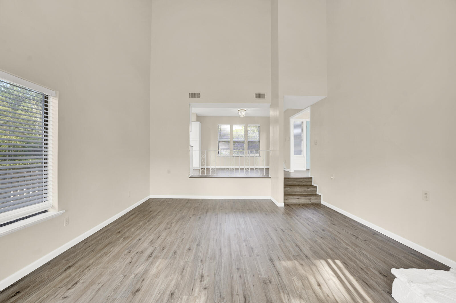 LE CHATEAU - Residential