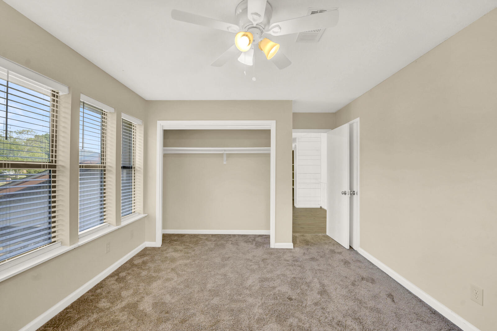 LE CHATEAU - Residential