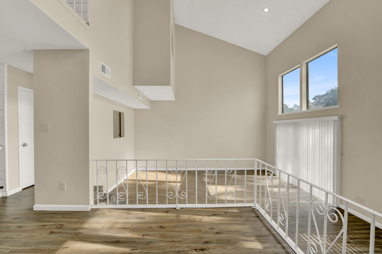 LE CHATEAU - Residential