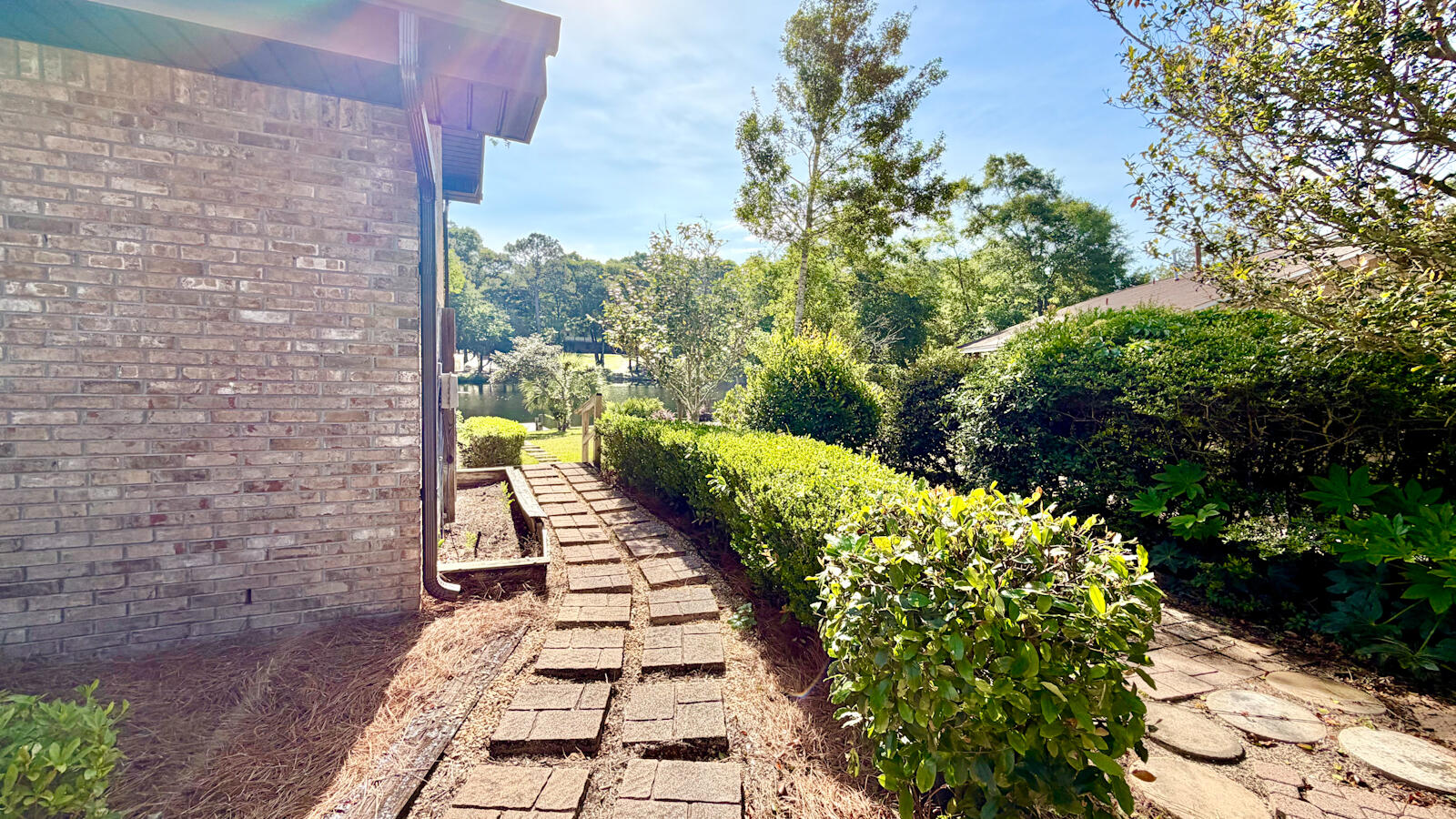 LE CHATEAU - Residential