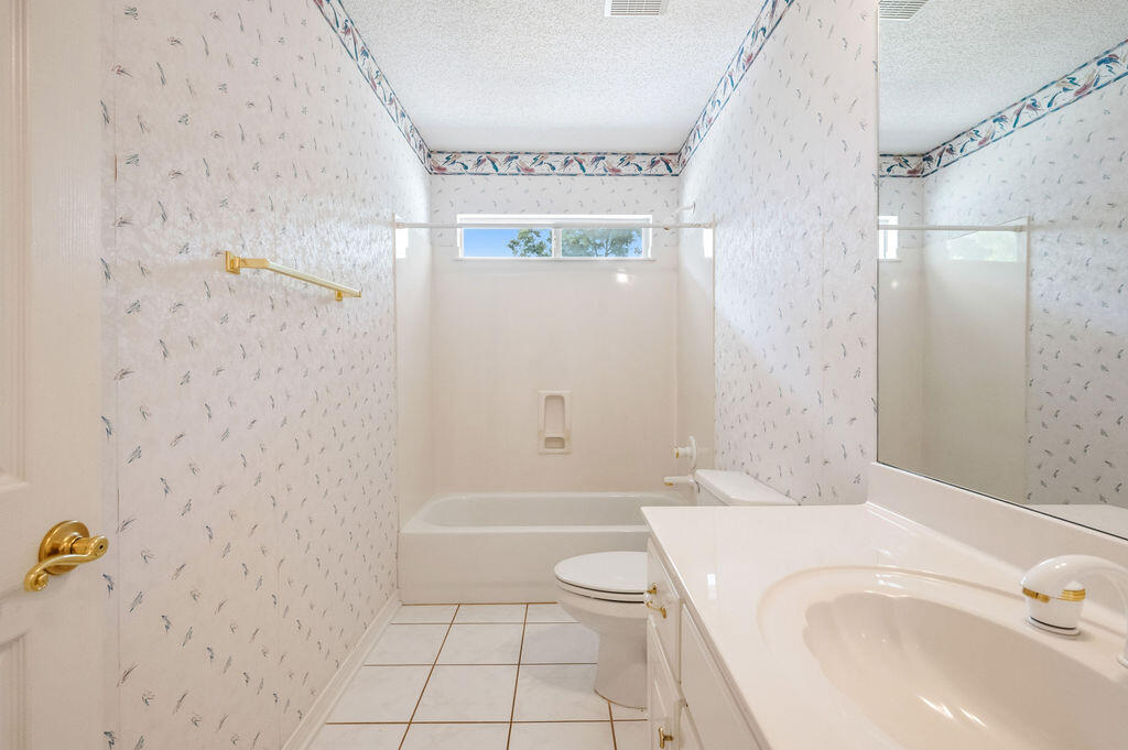 ROCKY BAYOU ESTATES 12B - Residential