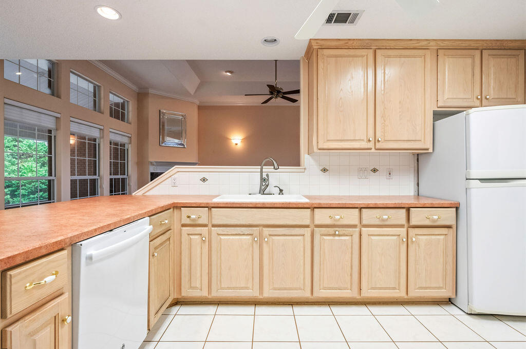 ROCKY BAYOU ESTATES 12B - Residential