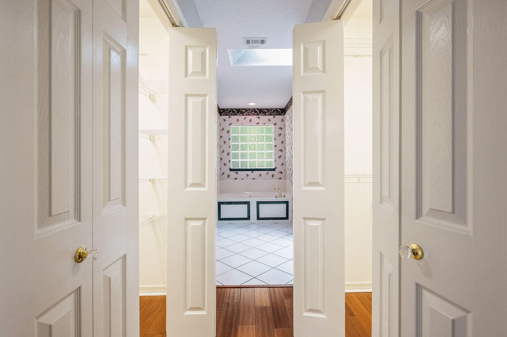 ROCKY BAYOU ESTATES 12B - Residential