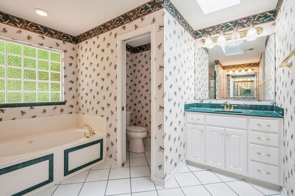 ROCKY BAYOU ESTATES 12B - Residential