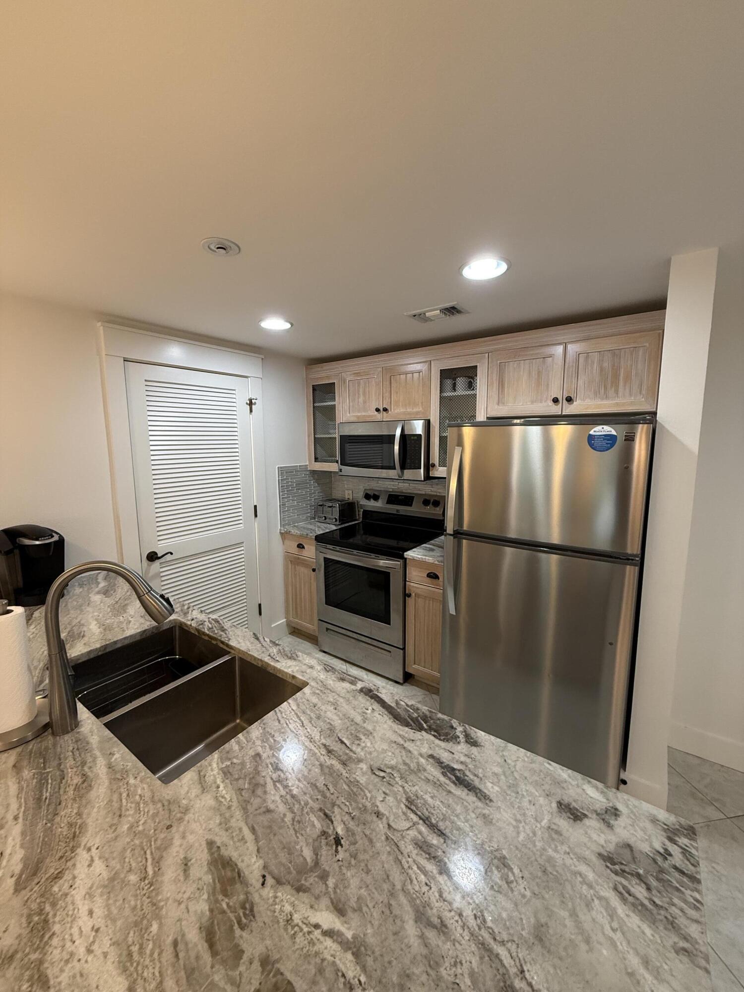 OBSERVATION POINT - Residential Lease