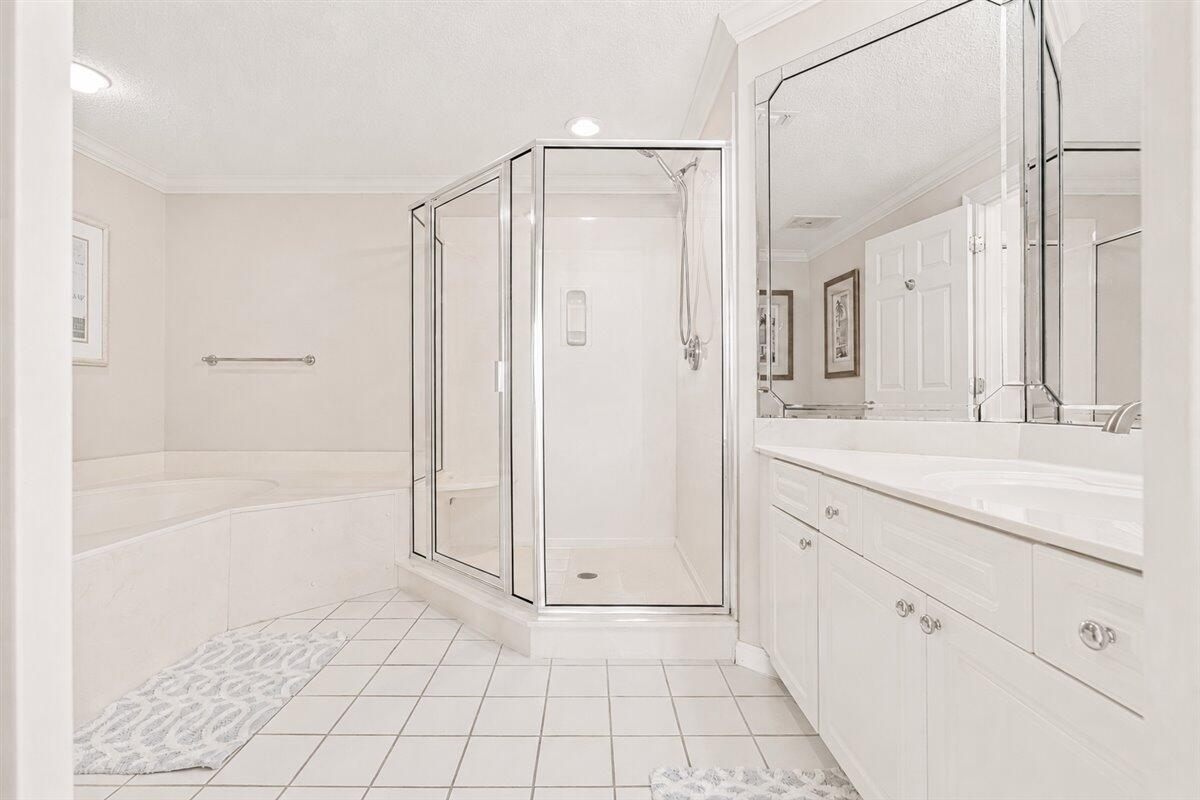 PEARL OF NAVARRE (THE) - Residential