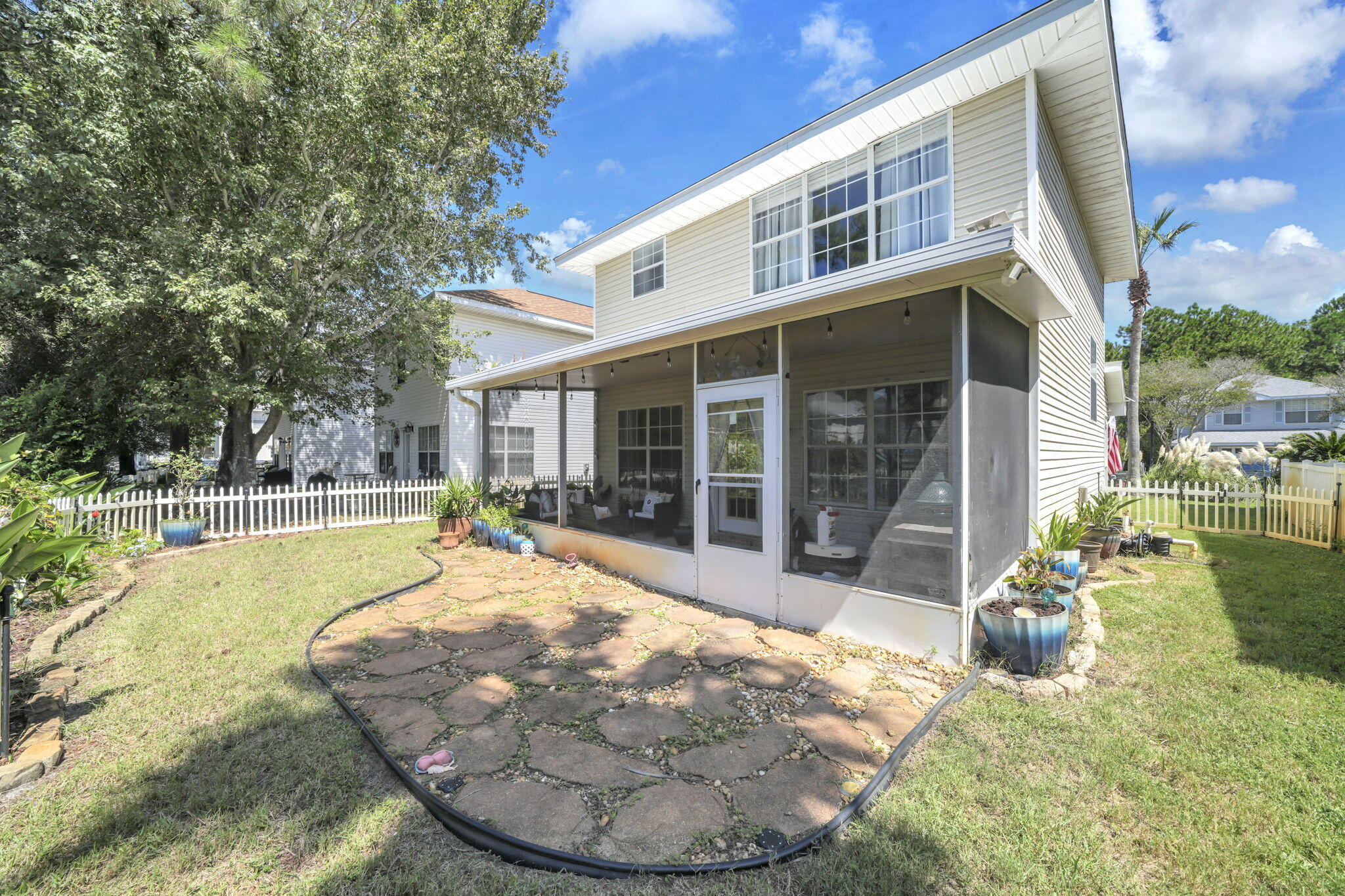 TWIN LAKES ESTATES - Residential