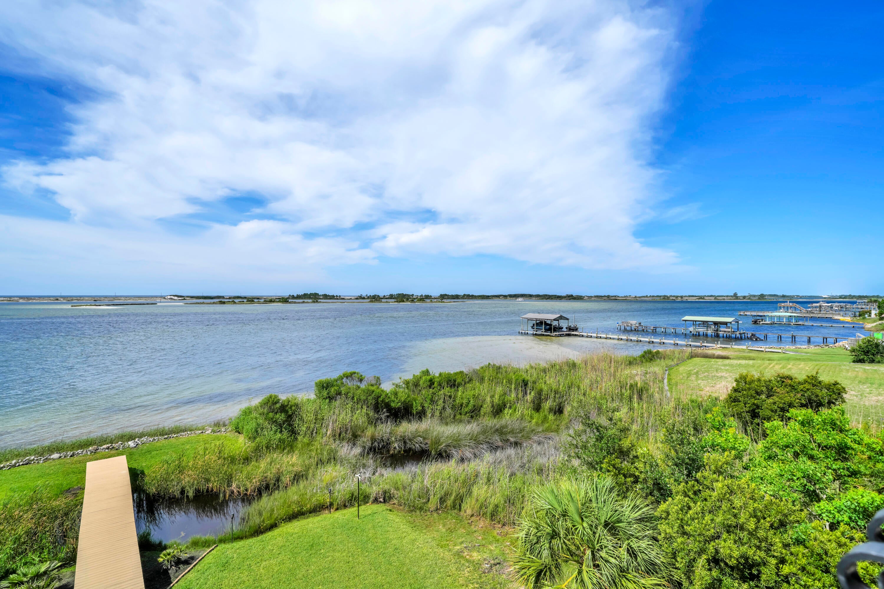 ISLANDVIEW BEACH - Residential