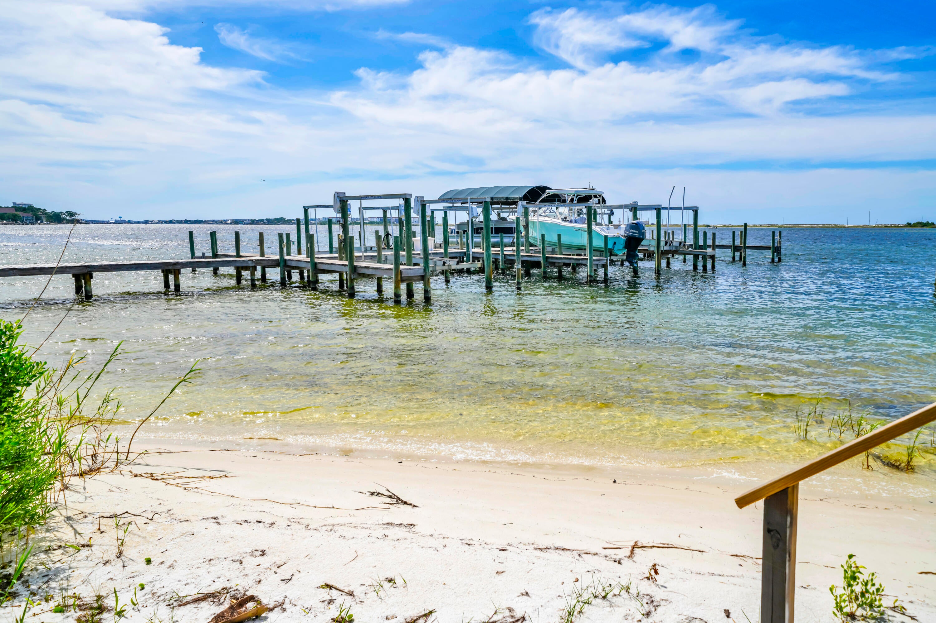 ISLANDVIEW BEACH - Residential