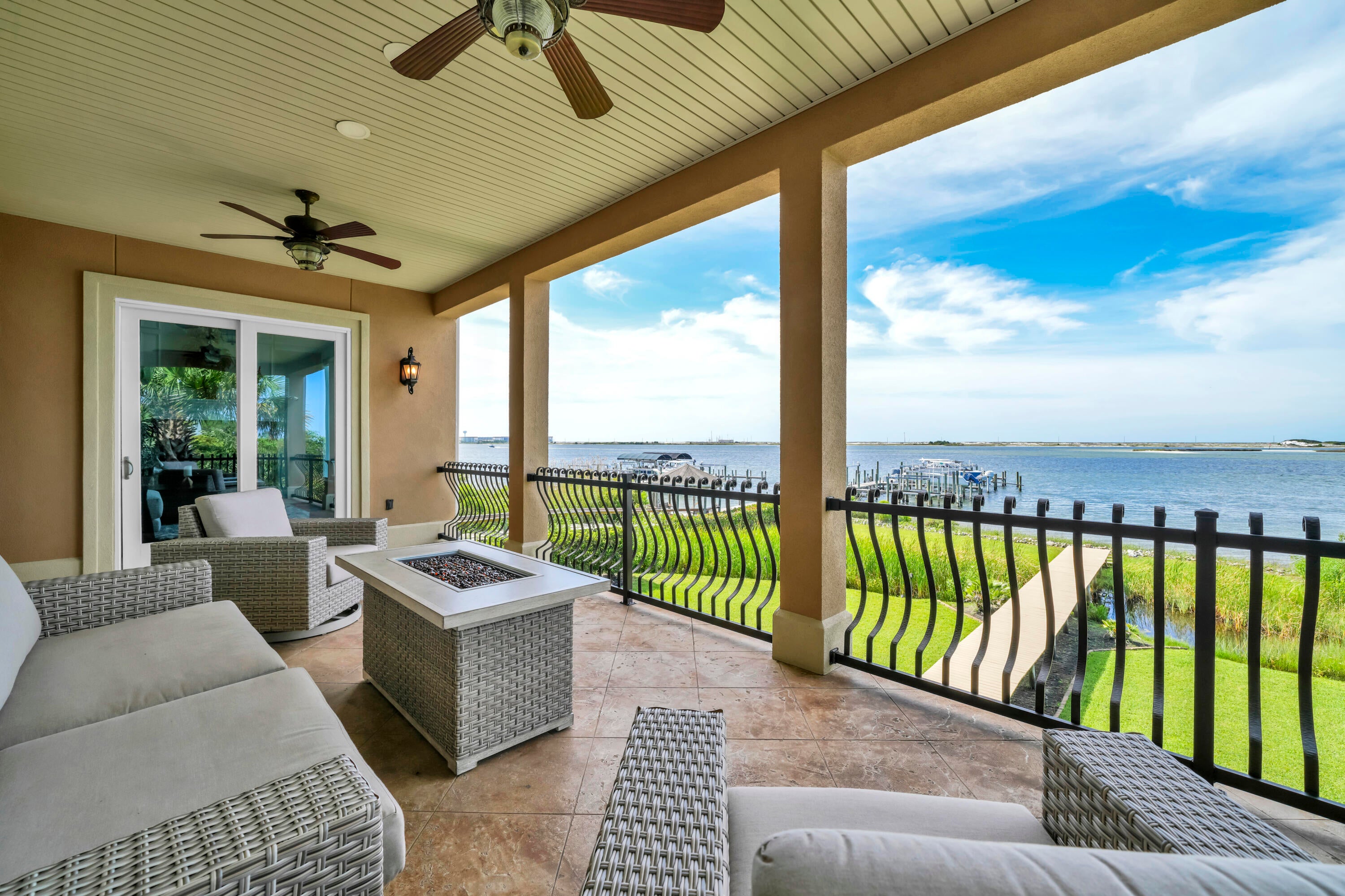ISLANDVIEW BEACH - Residential