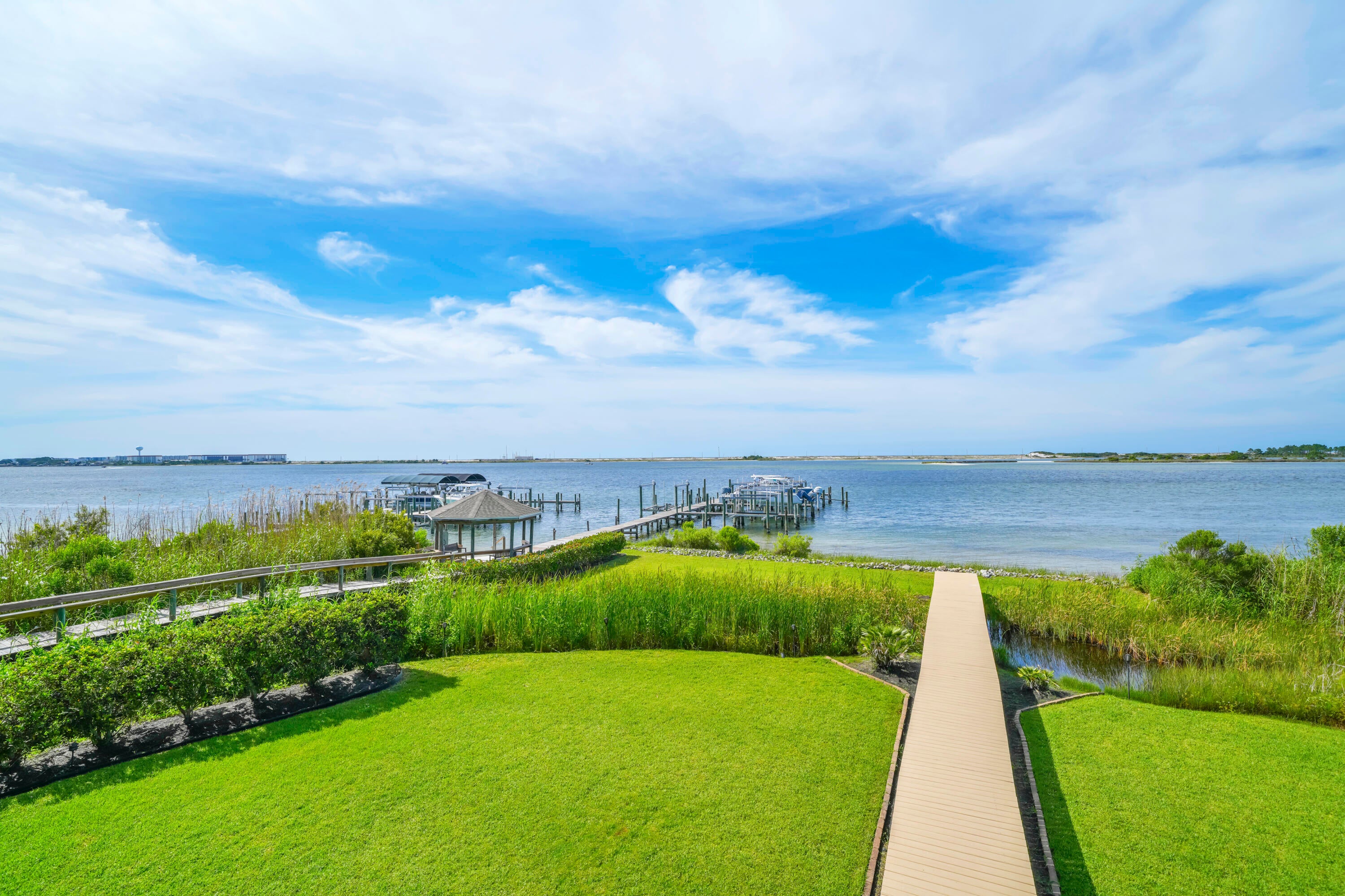 ISLANDVIEW BEACH - Residential
