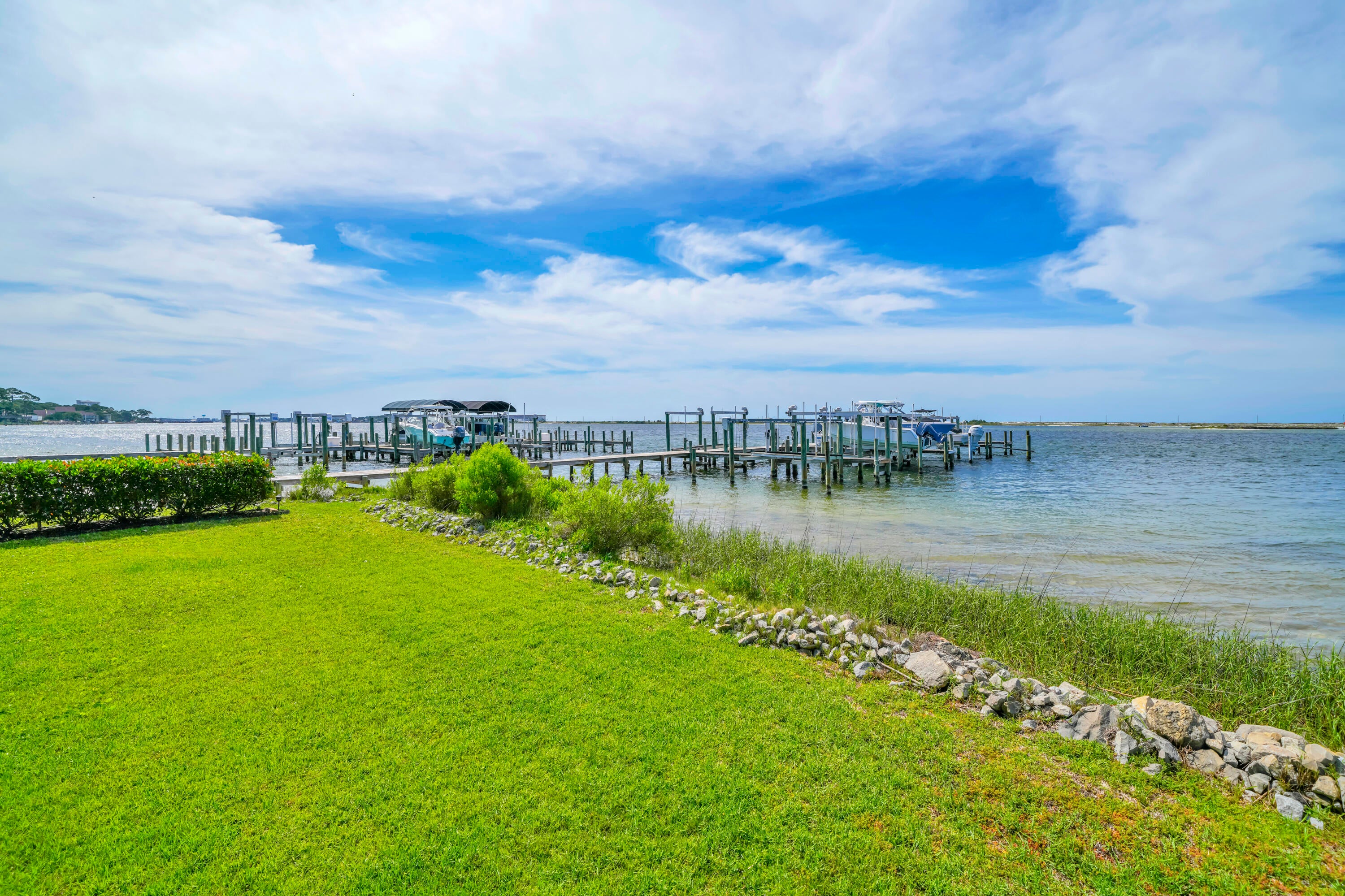 ISLANDVIEW BEACH - Residential