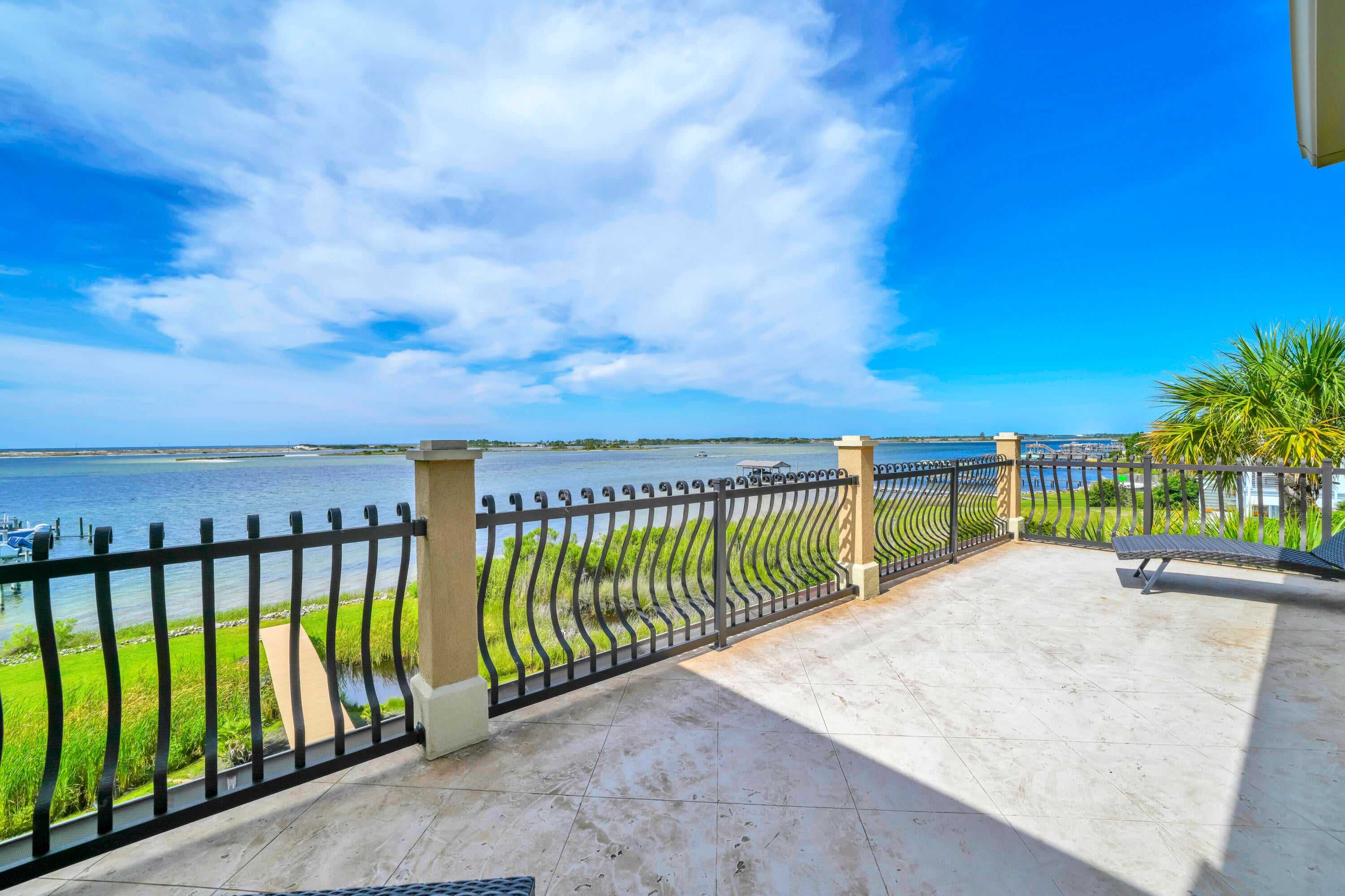 ISLANDVIEW BEACH - Residential