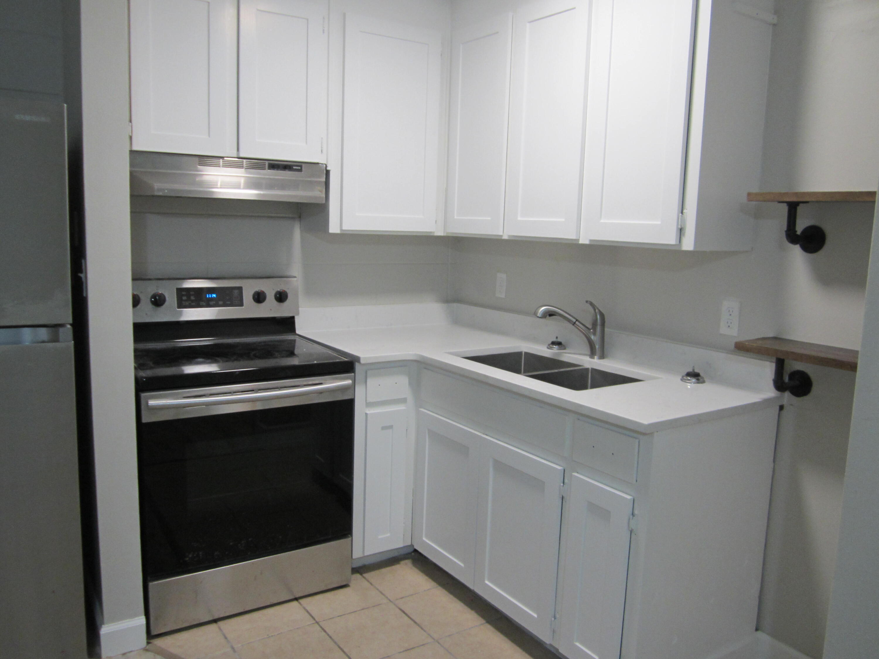 Chicago triplex - Residential Lease