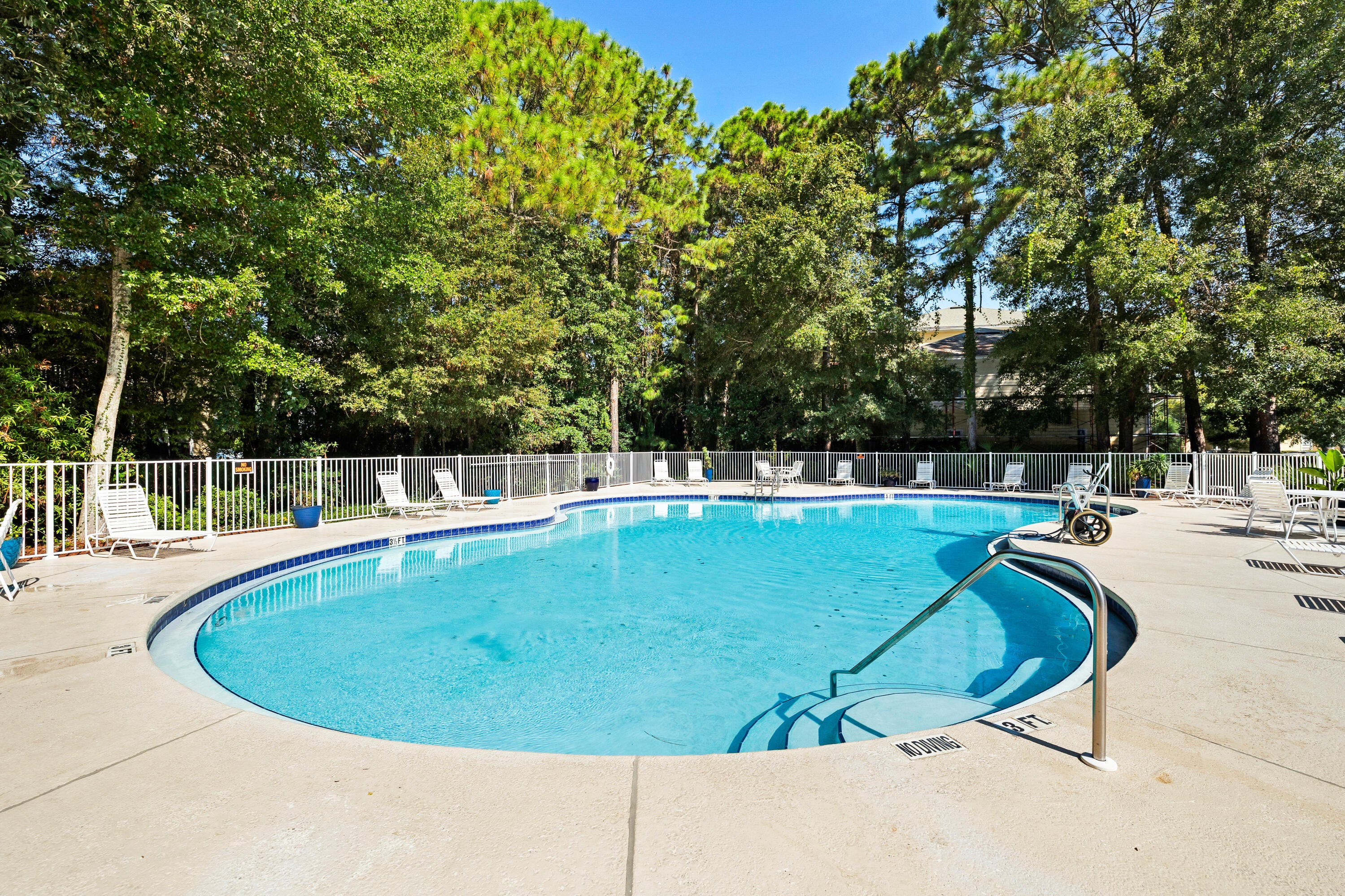 POINTE OF VIEW - Residential