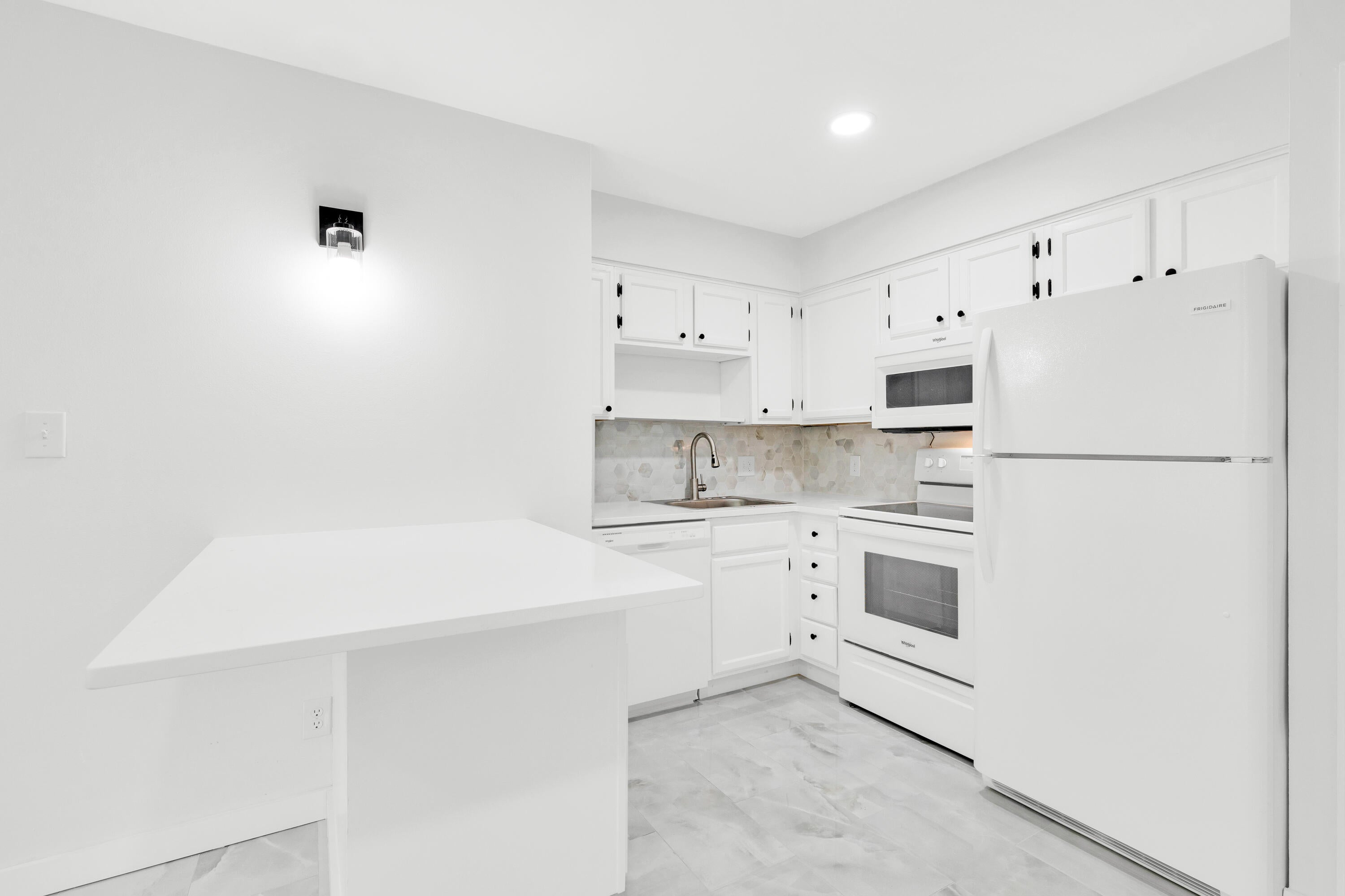 POINTE OF VIEW - Residential