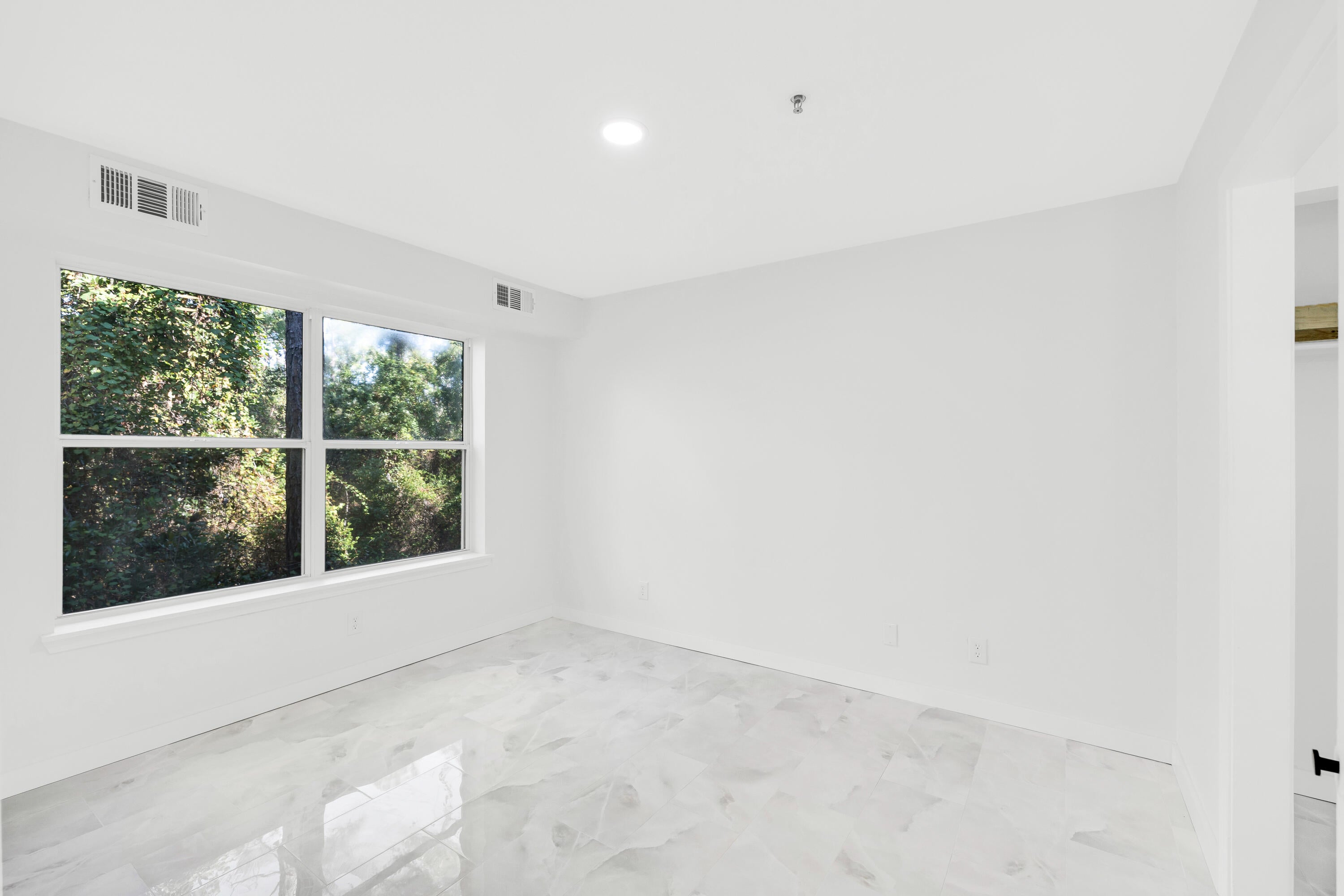 POINTE OF VIEW - Residential
