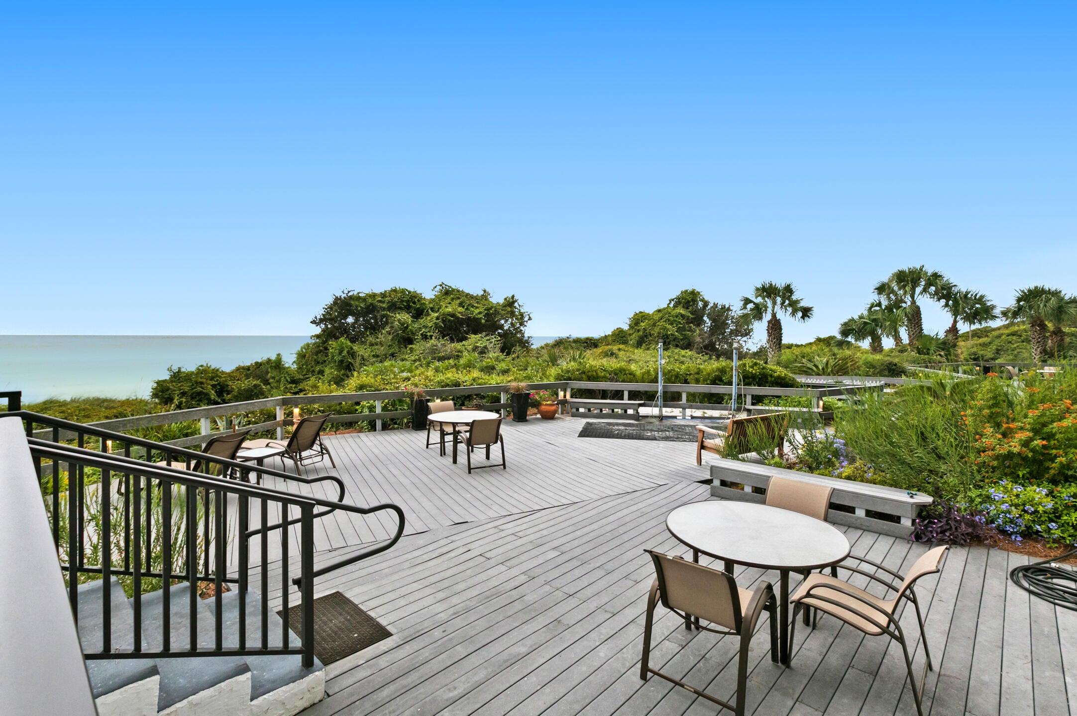 ONE SEAGROVE PLACE CONDOMINIUM - Residential