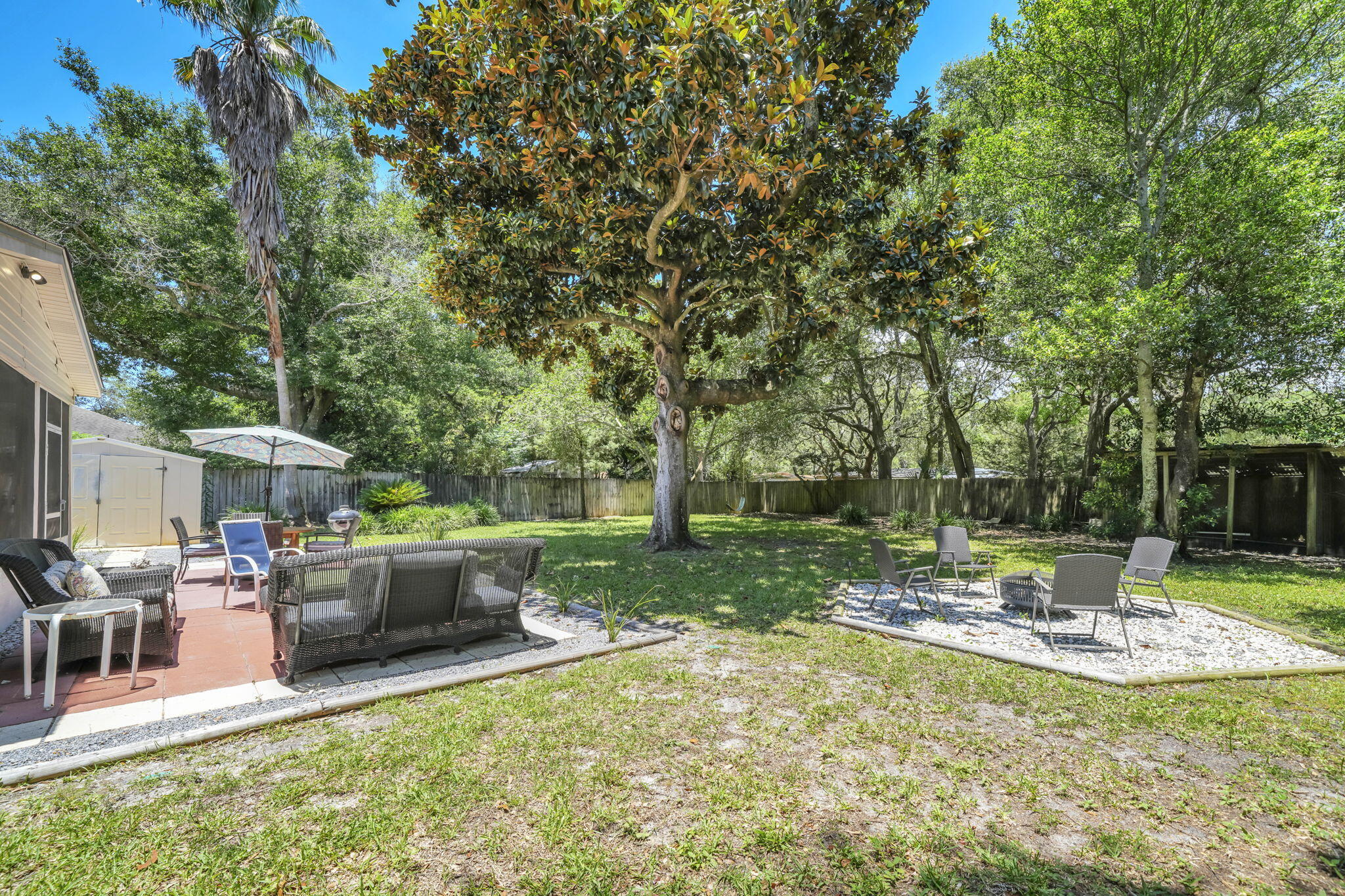 ELLIOTTS POINT 4TH ADDN - Residential