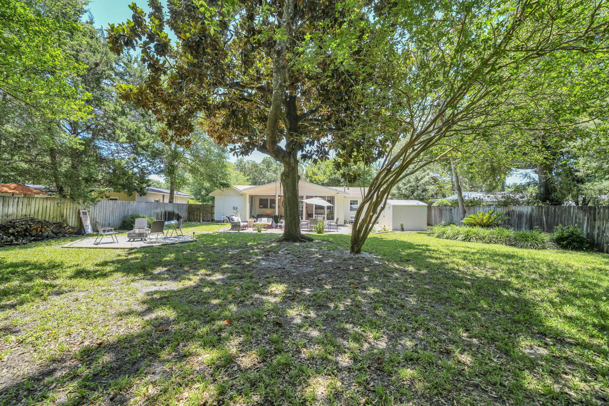 ELLIOTTS POINT 4TH ADDN - Residential