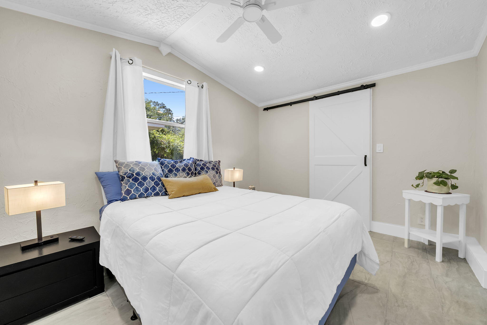 ELLIOTTS POINT 4TH ADDN - Residential