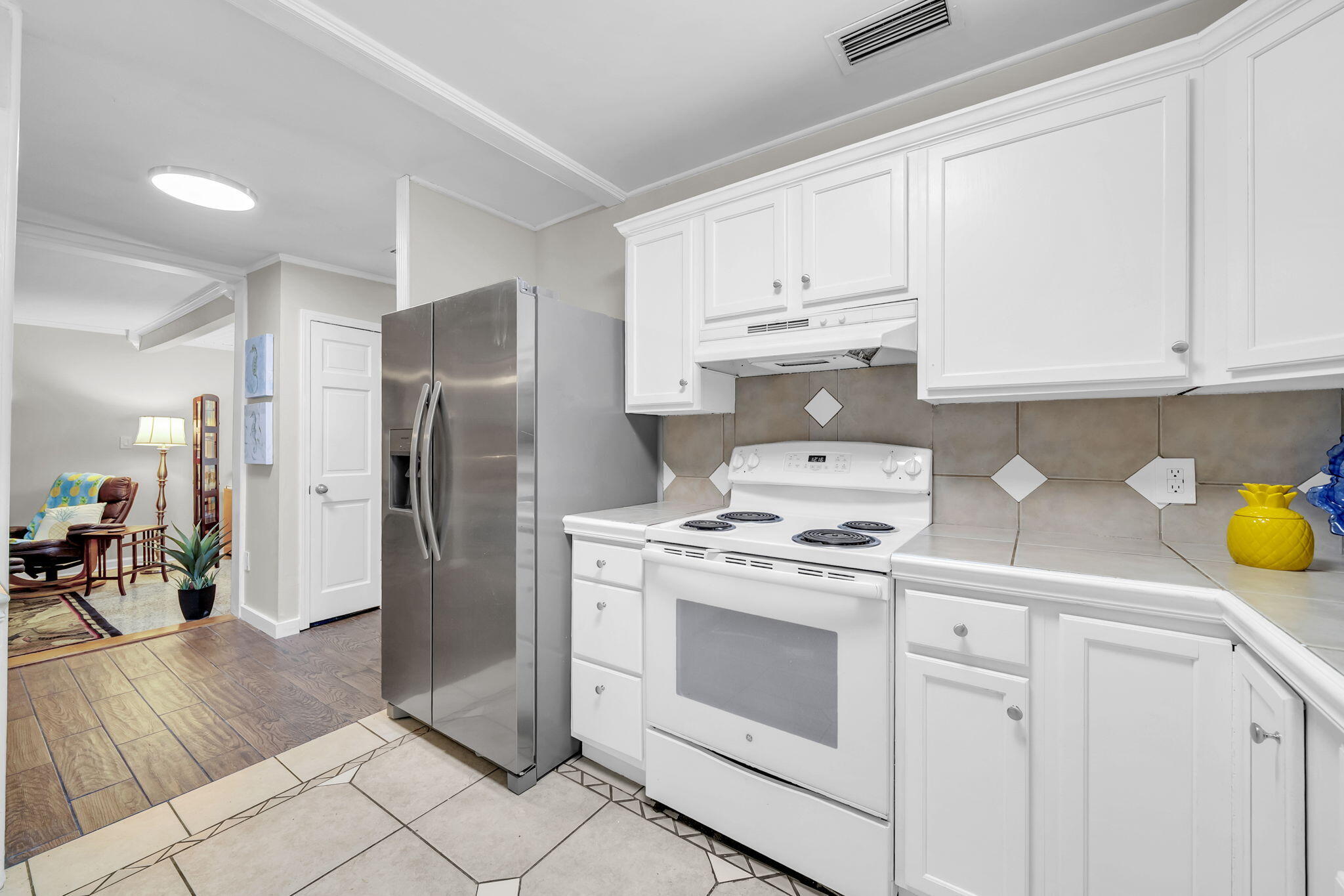 ELLIOTTS POINT 4TH ADDN - Residential