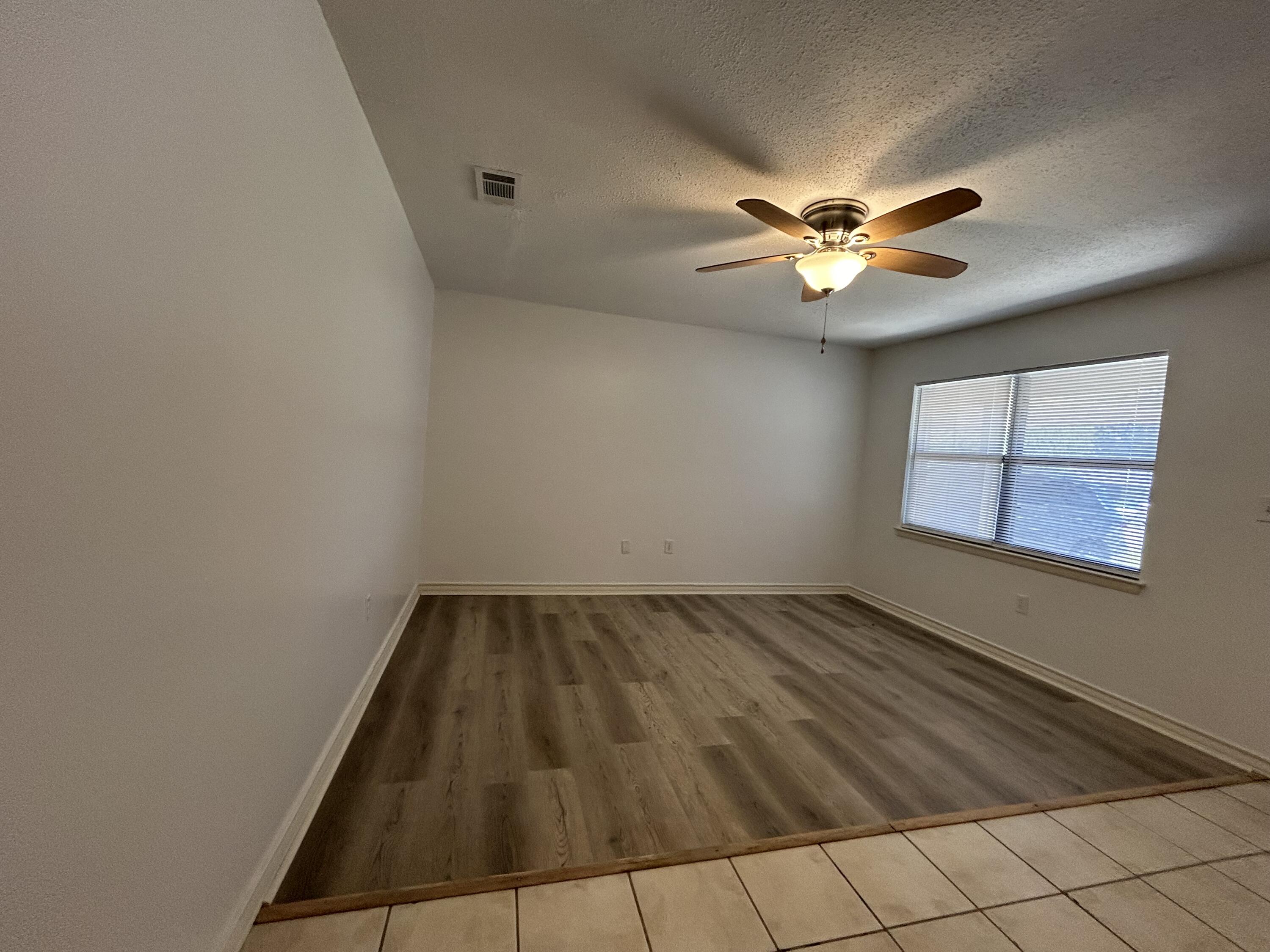 LAKEWOOD 1ST ADDN - Residential Lease